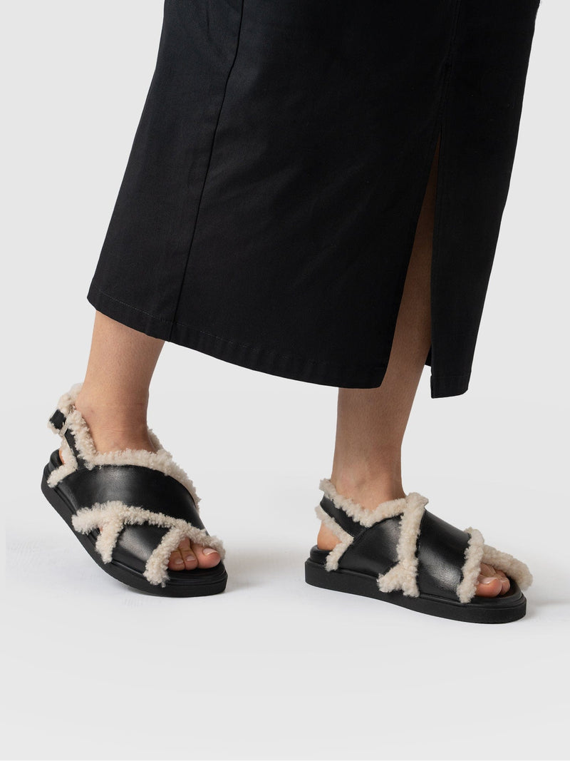 Isla Shearling Sandal Black - Women's Sandals | Saint + Sofia® EU