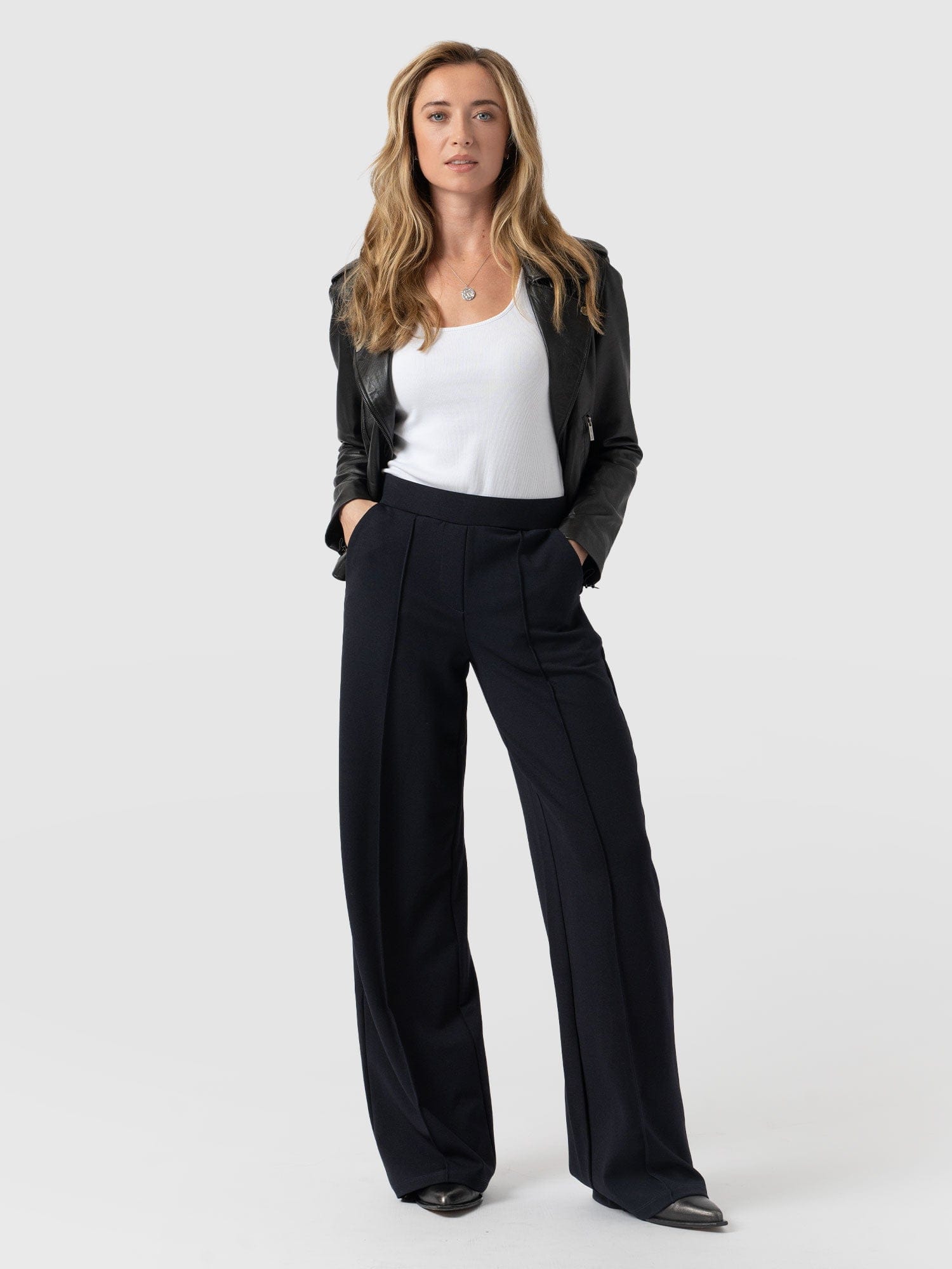 Keller Wide Leg Pant Navy - Women's Trousers | Saint + Sofia® EU
