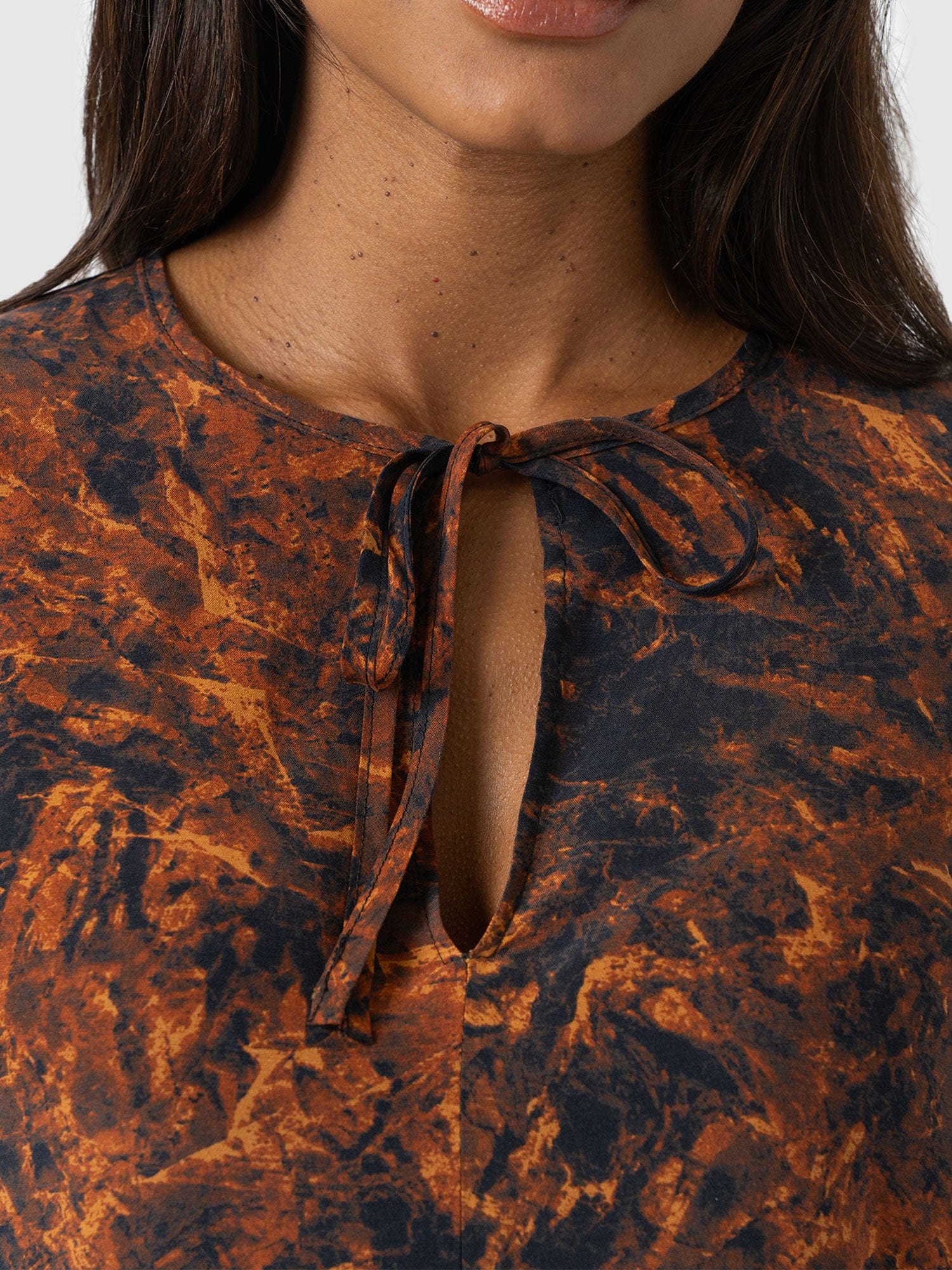 Kristen Blouse - Brown Marble - Women's Blouses | Saint + Sofia® EU