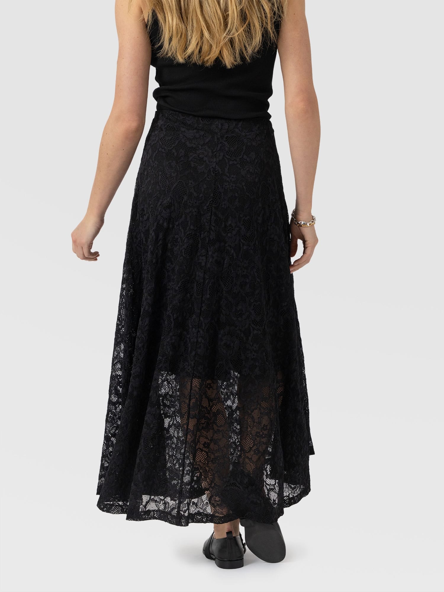 Lana A - Line Skirt - Black Lace - Women's Skirts | Saint + Sofia® EU