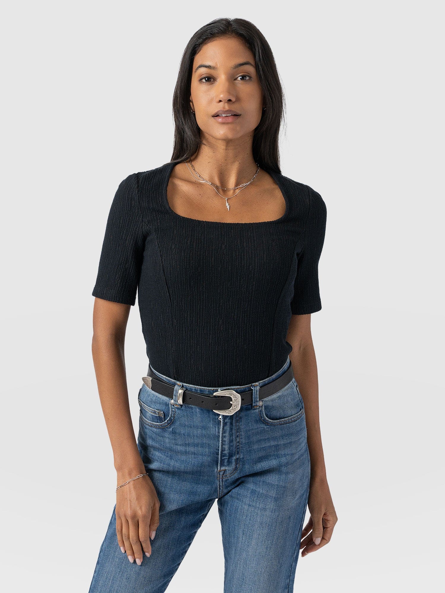Akia Short Sleeve Tee - Black Textured - Women's T-Shirts | Saint + Sofia® EU