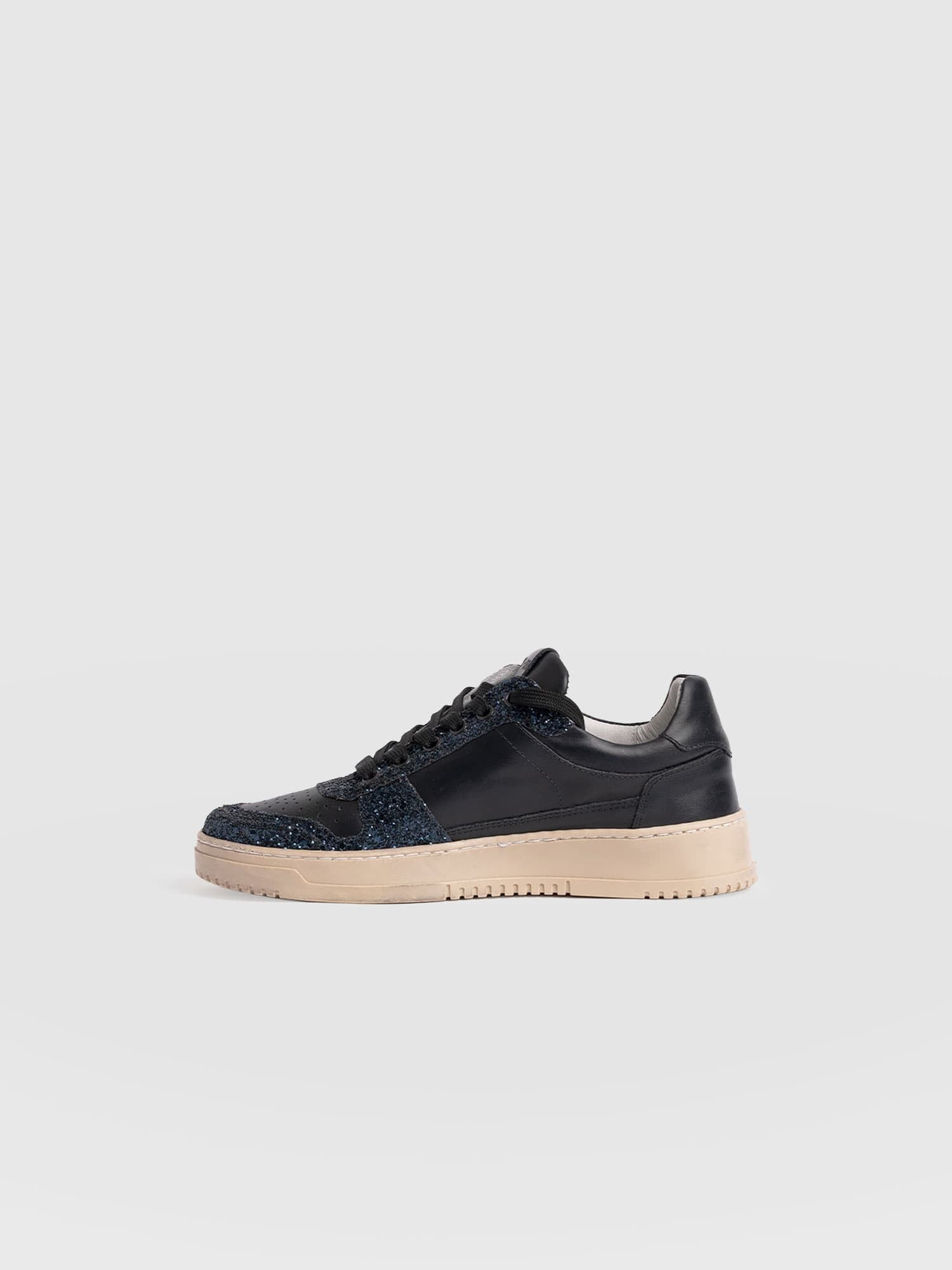 Onyx Trainer - Black/Navy - Women's Shoes | Saint + Sofia? EU