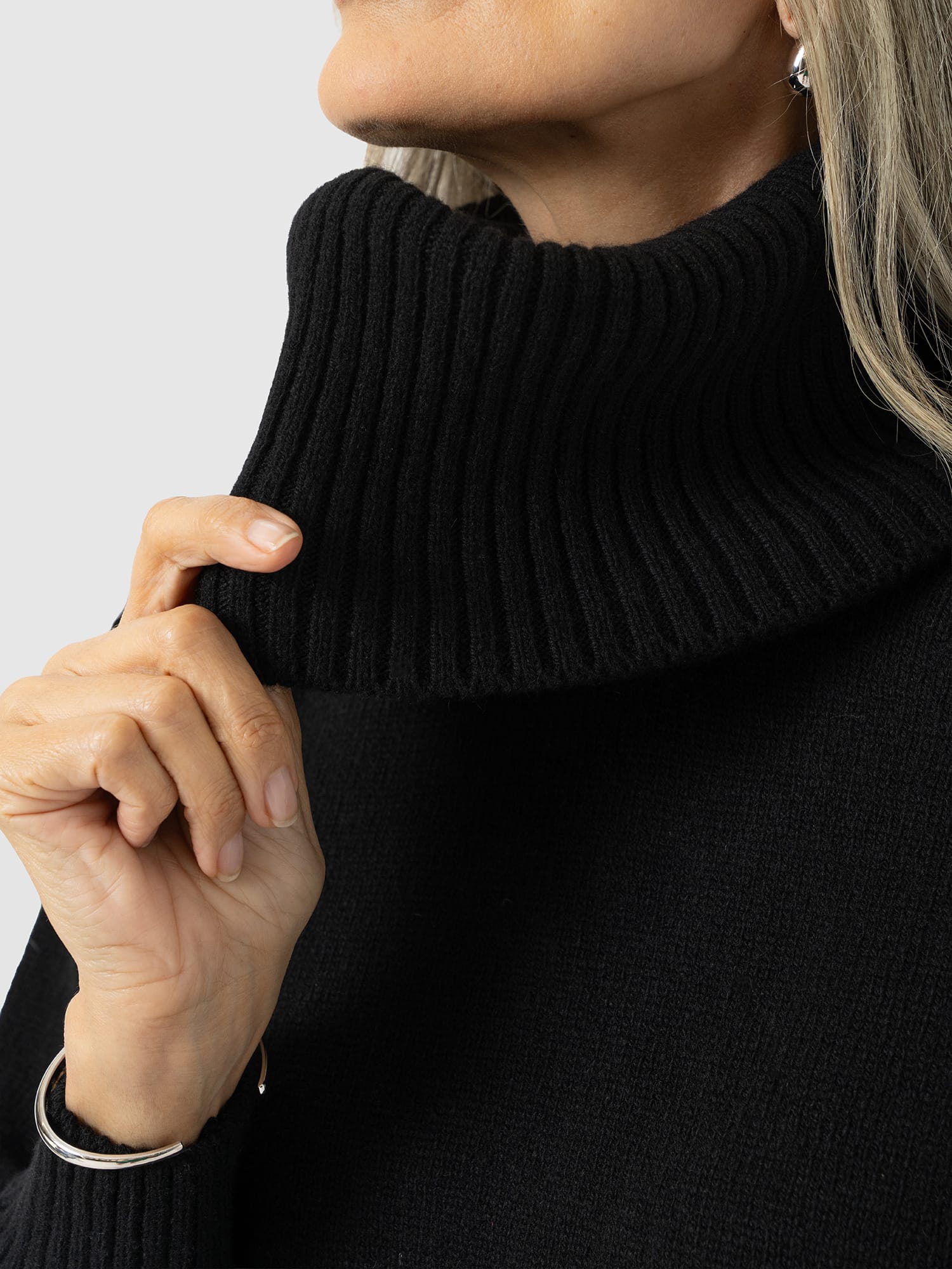 Oxford Cashmere Jumper - Black - Women's Jumpers | Saint and Sofia® EU