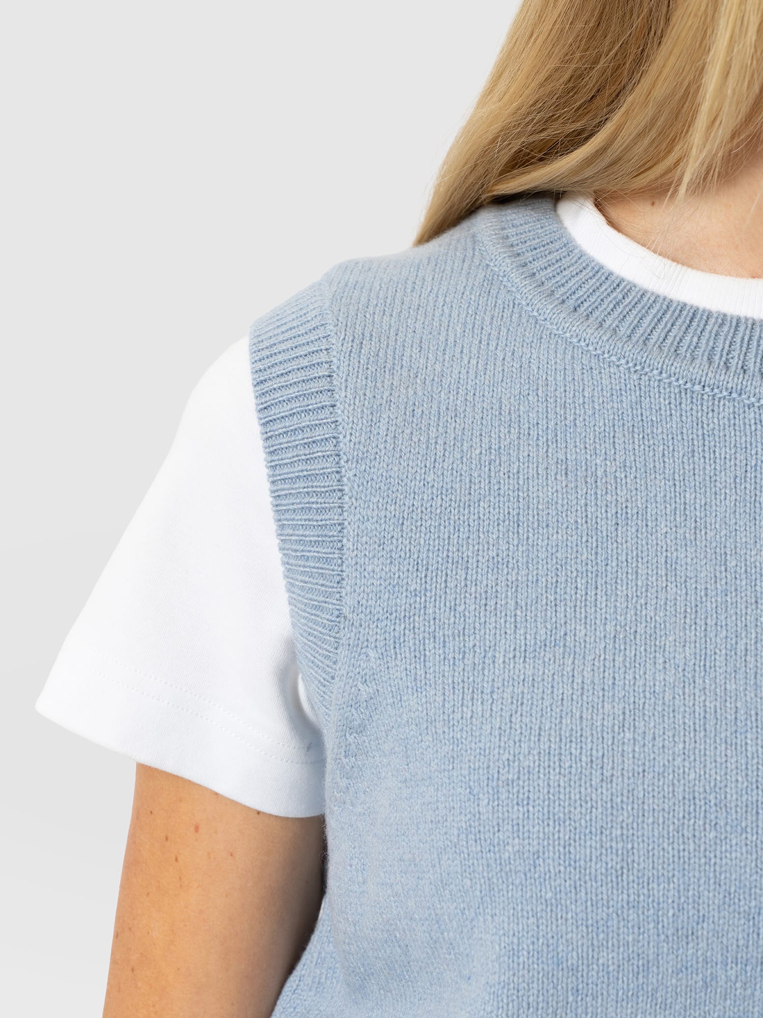Oxford Cashmere Sleeveless Knit - Blue - Women's Jumpers | Saint and Sofia® EU