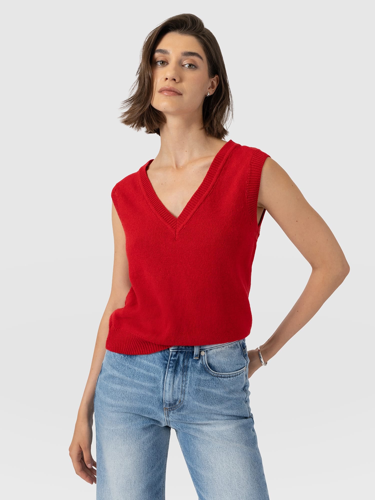Oxford Cashmere V Neck Sleeveless Knit - Red - Women's Jumpers | Saint and Sofia® EU