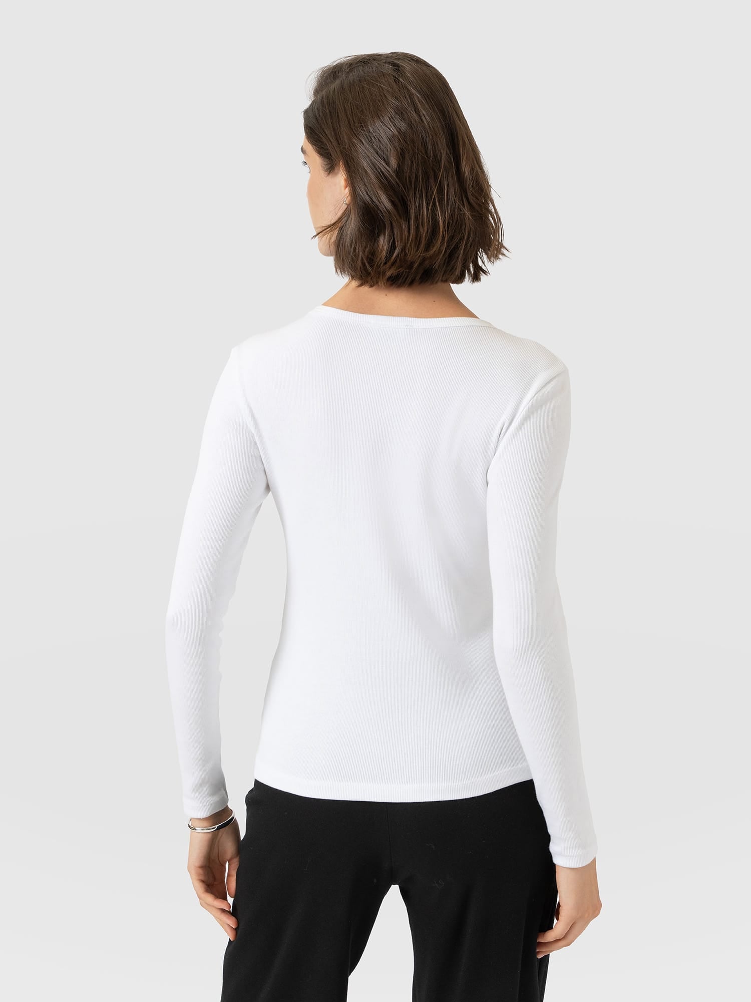 Ribbed Long Sleeve Tee - White - Women's T-shirts | Saint and Sofia® EU