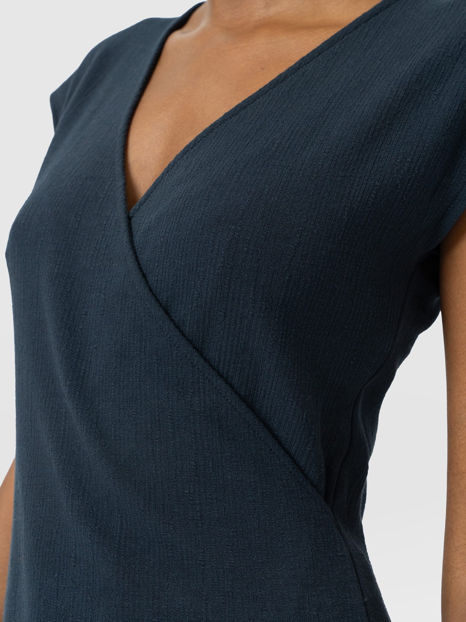 Rosa Wrap Top - Navy Textured - Women's T-shirts | Saint and Sofia® EU