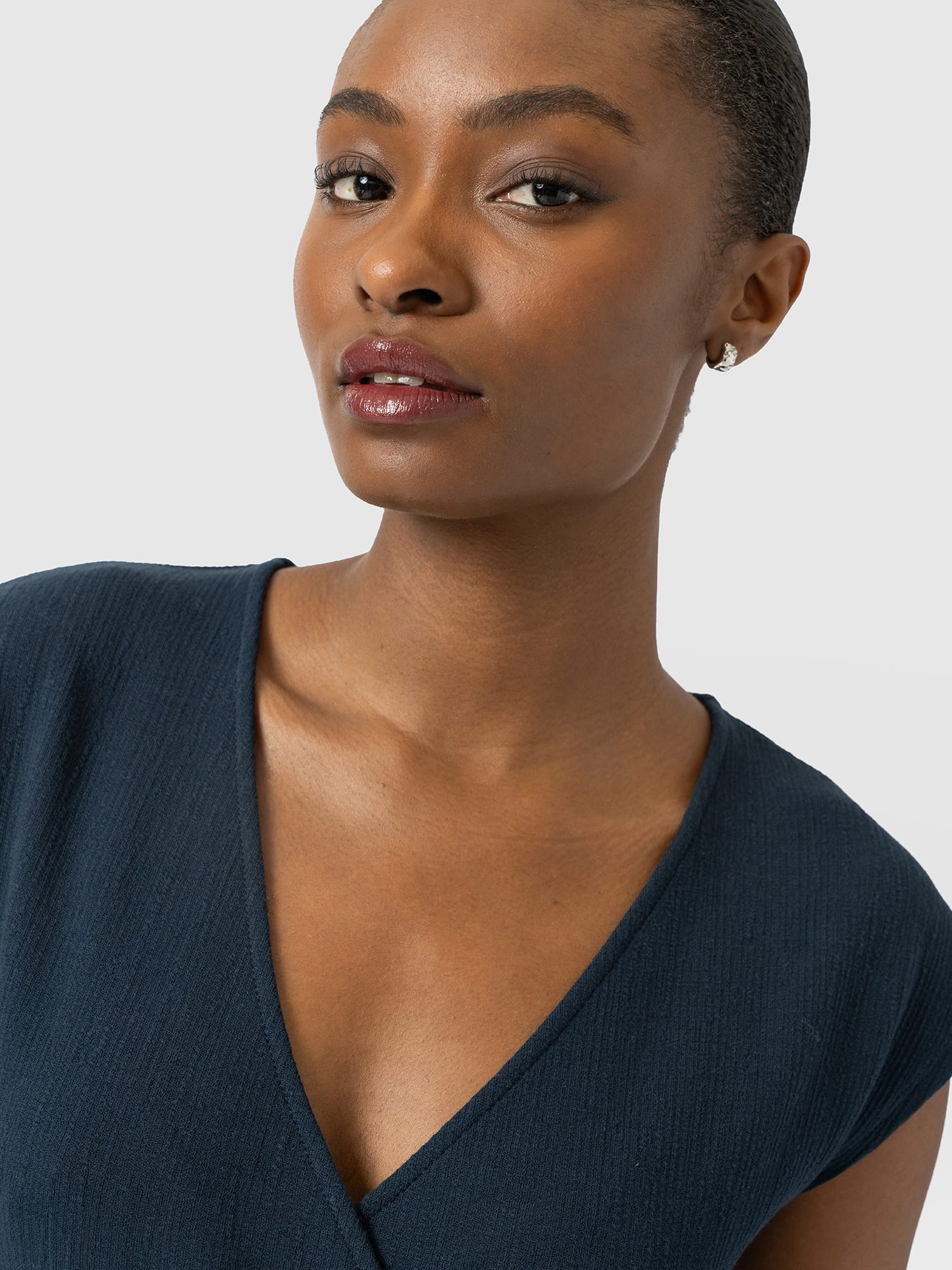 Rosa Wrap Top - Navy Textured - Women's T-shirts | Saint and Sofia® EU