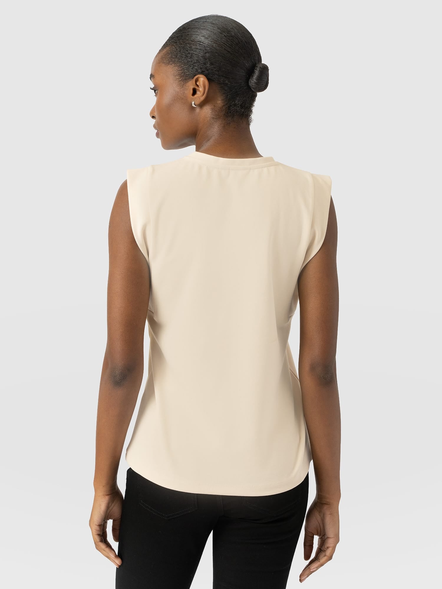 Rowan Tee - Cream - Women's T-shirts | Saint and Sofia® EU