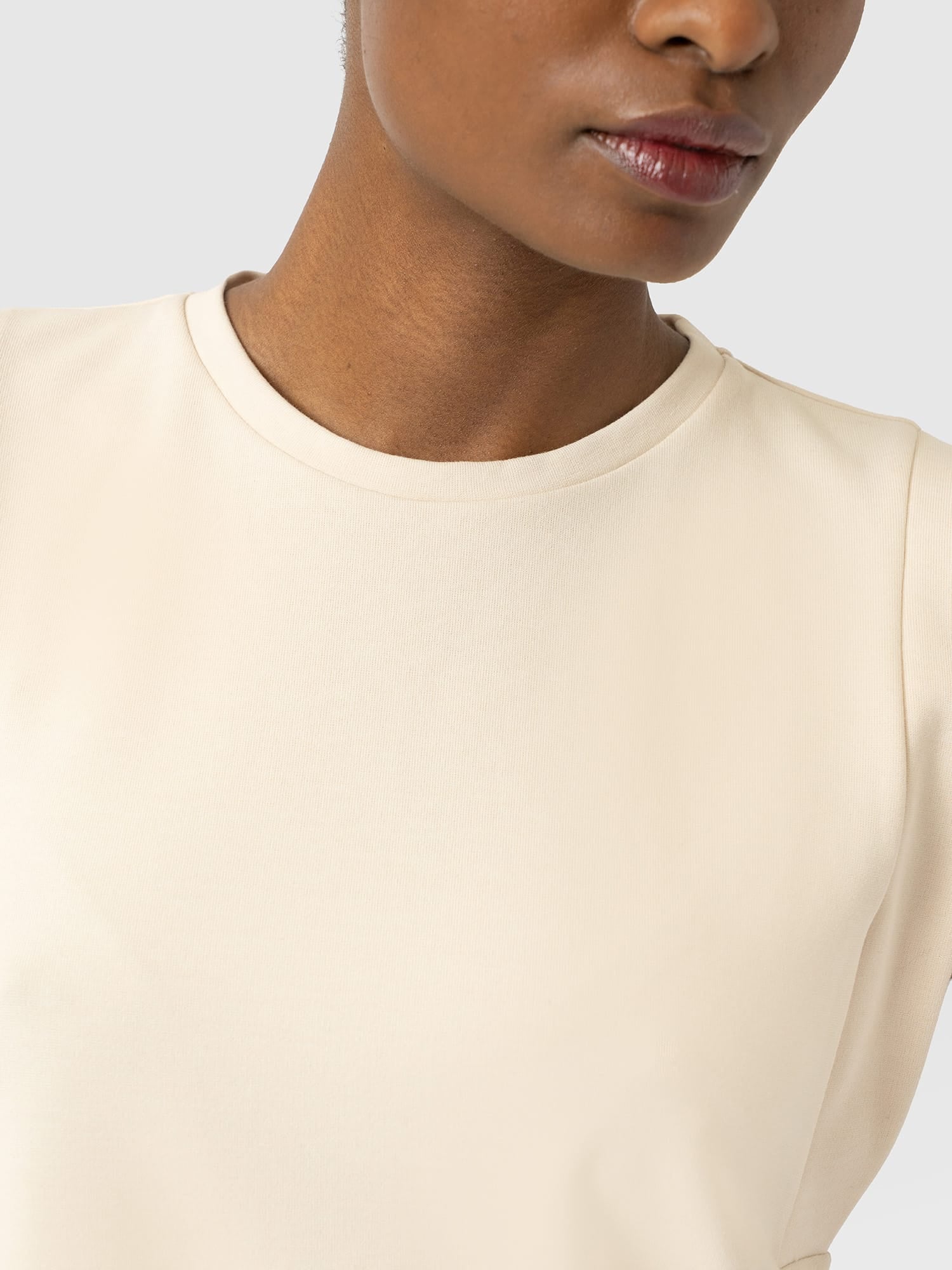 Rowan Tee - Cream - Women's T-shirts | Saint and Sofia® EU