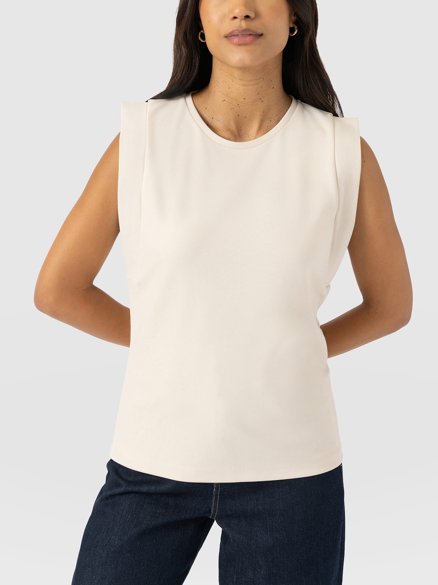 Rowan Tee - Cream - Women's T-shirts | Saint + Sofia® EU