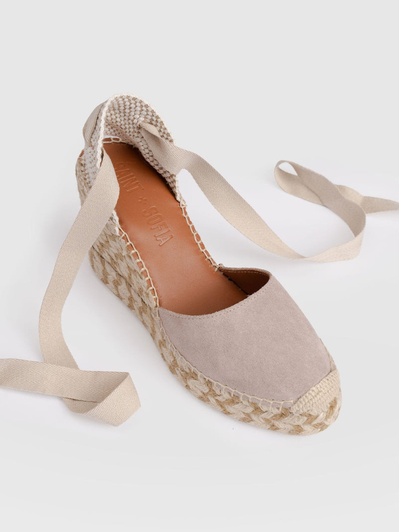 Rowe Espadrille Tie Wedges - Sand Suede - Women's Shoes | Saint + Sofia® EU