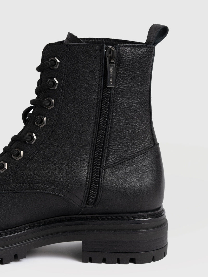 Roxie Boot - Black - Women's Shoes | Saint + Sofia® EU