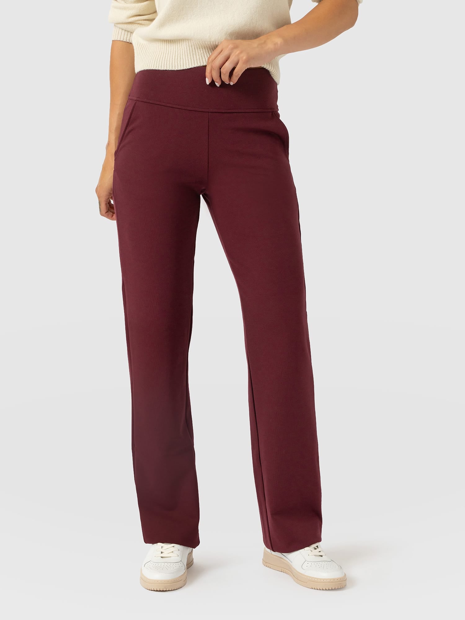 Runway Pant Burgundy - Women's Trousers | Saint and Sofia® EU