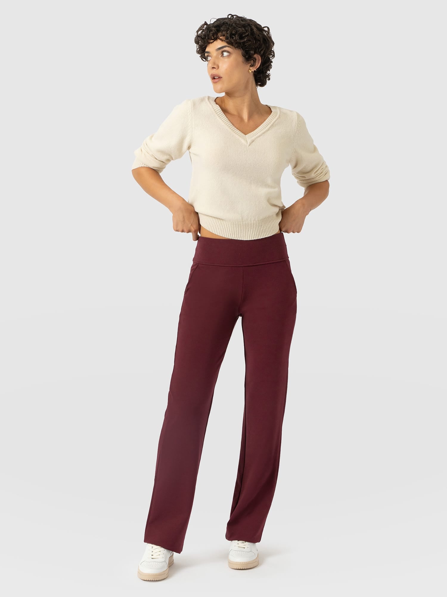 Runway Pant Burgundy - Women's Trousers | Saint and Sofia® EU
