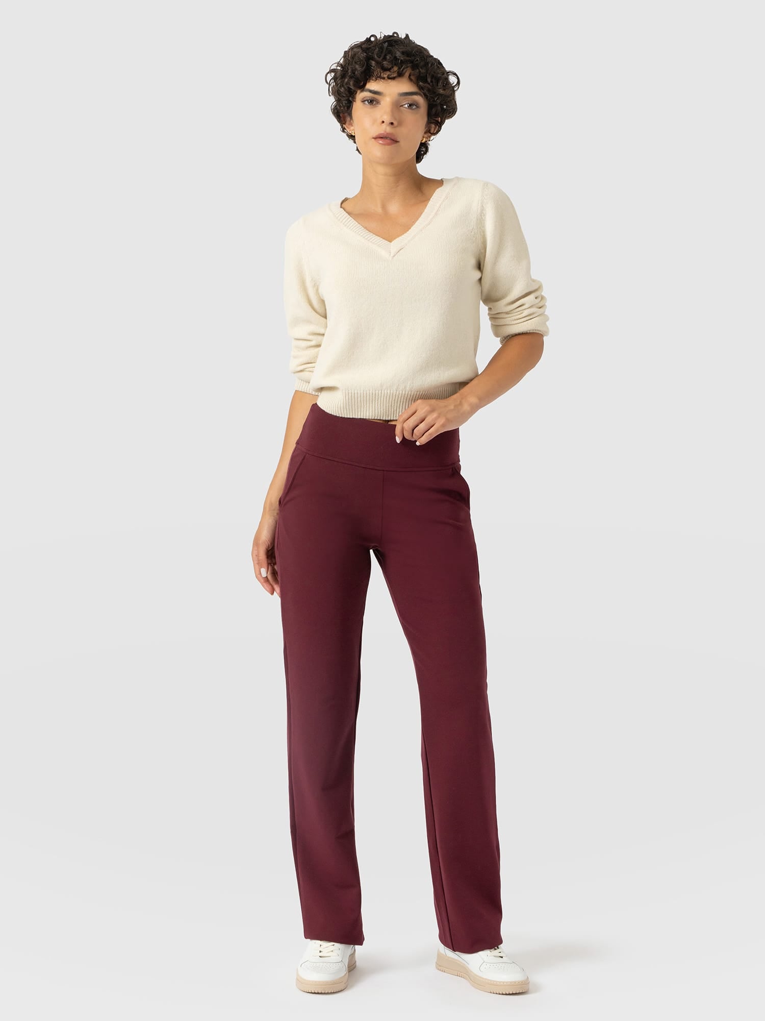 Runway Pant Burgundy - Women's Trousers | Saint and Sofia® EU