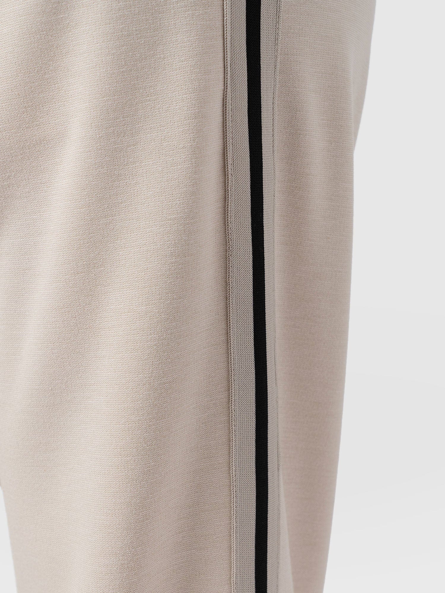 Runway Pant - Light Beige - Black/Cream Stripe - Women's Trousers | Saint + Sofia® EU