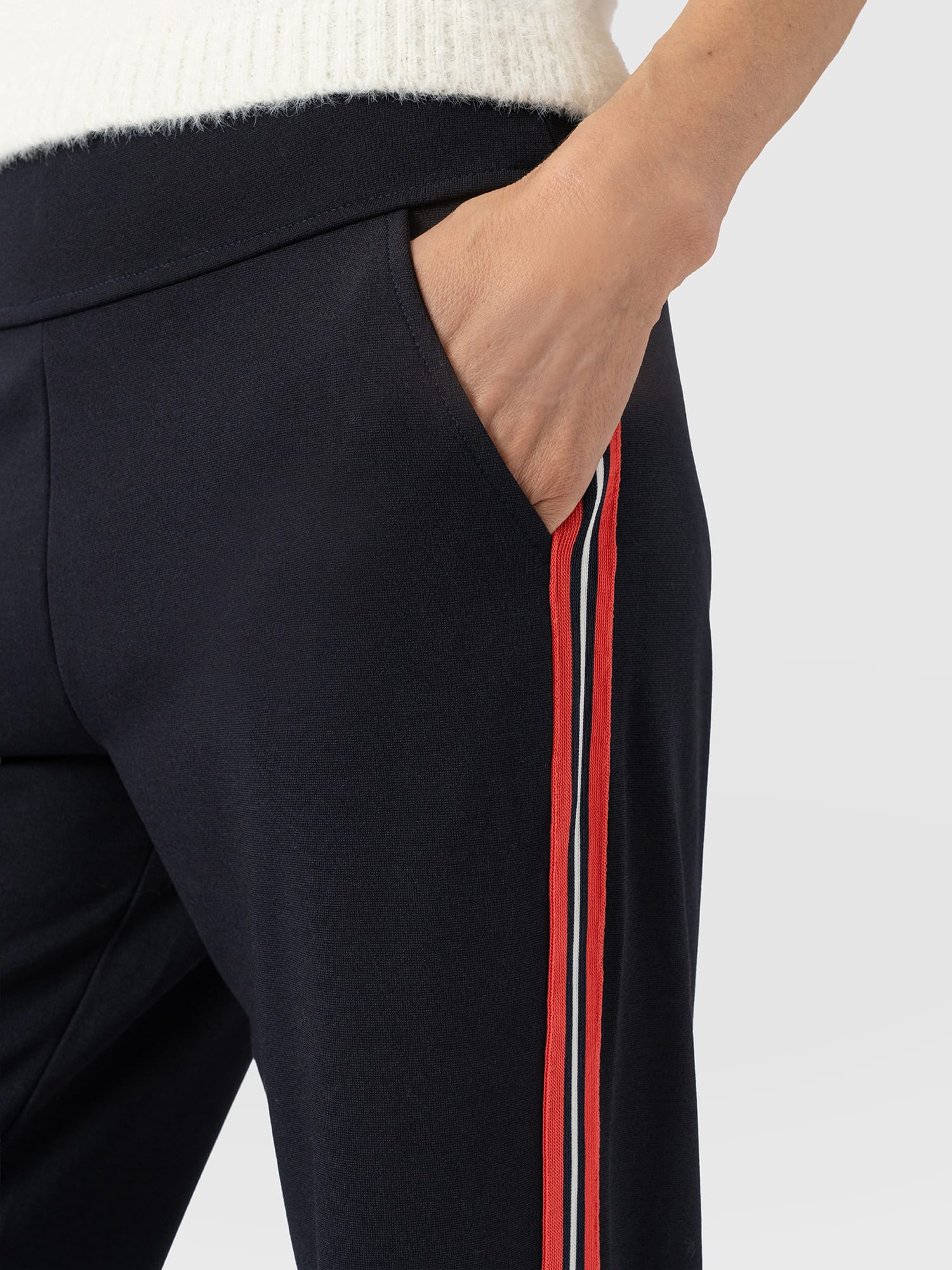 Runway Pant Navy Red Stripe - Women's Trousers | Saint and Sofia® EU