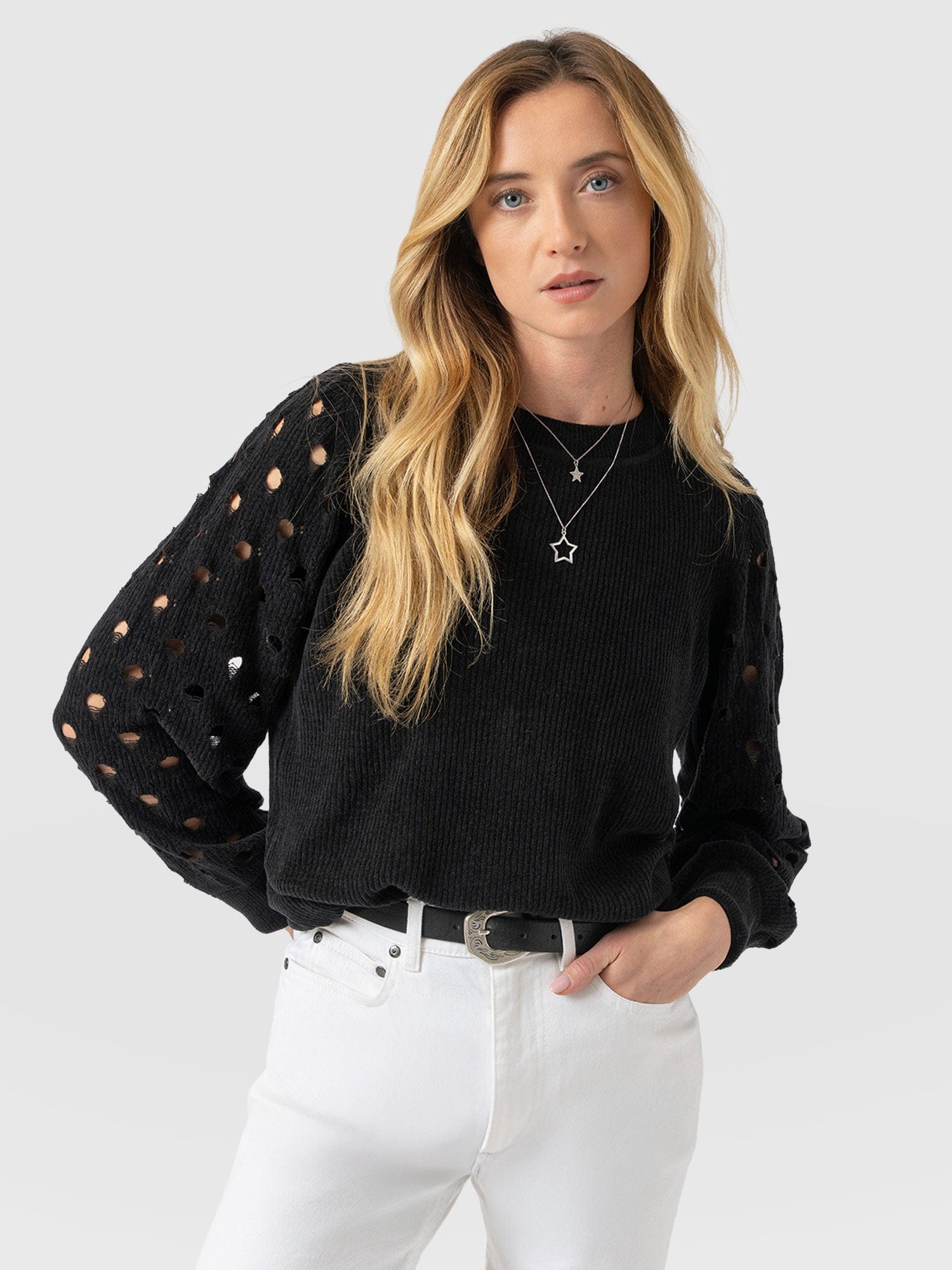 Suki Lace Hole Knit Black - Women's Knitwear | Saint + Sofia® EU