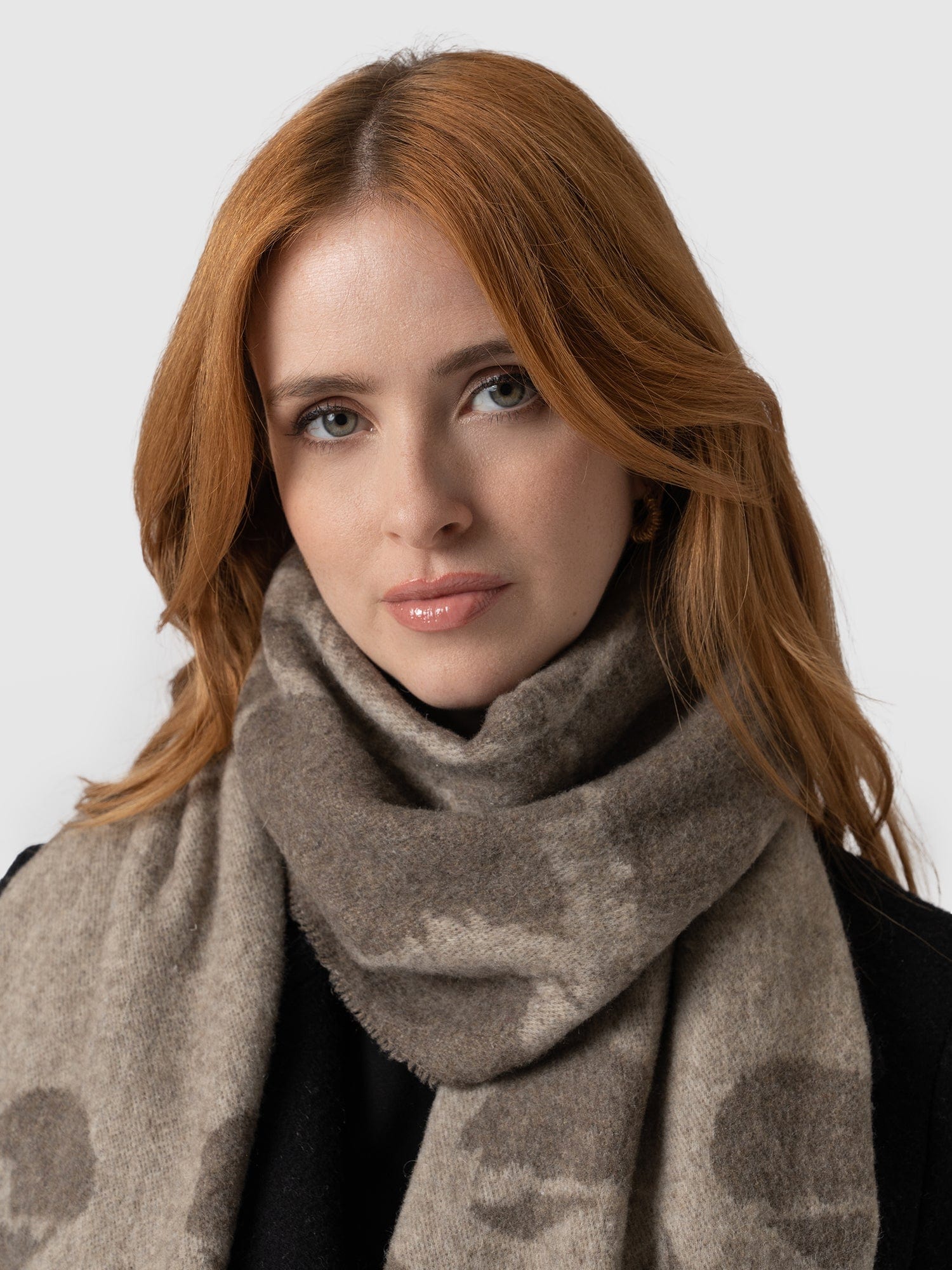 Sutton Skull Scarf Beige - Women's Scarves | Saint + Sofia® EU