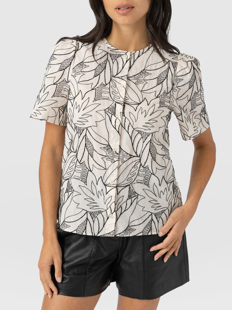 Tabitha Short Sleeve Blouse - Cream Embroidered - Women's Blouses | Saint + Sofia® EU