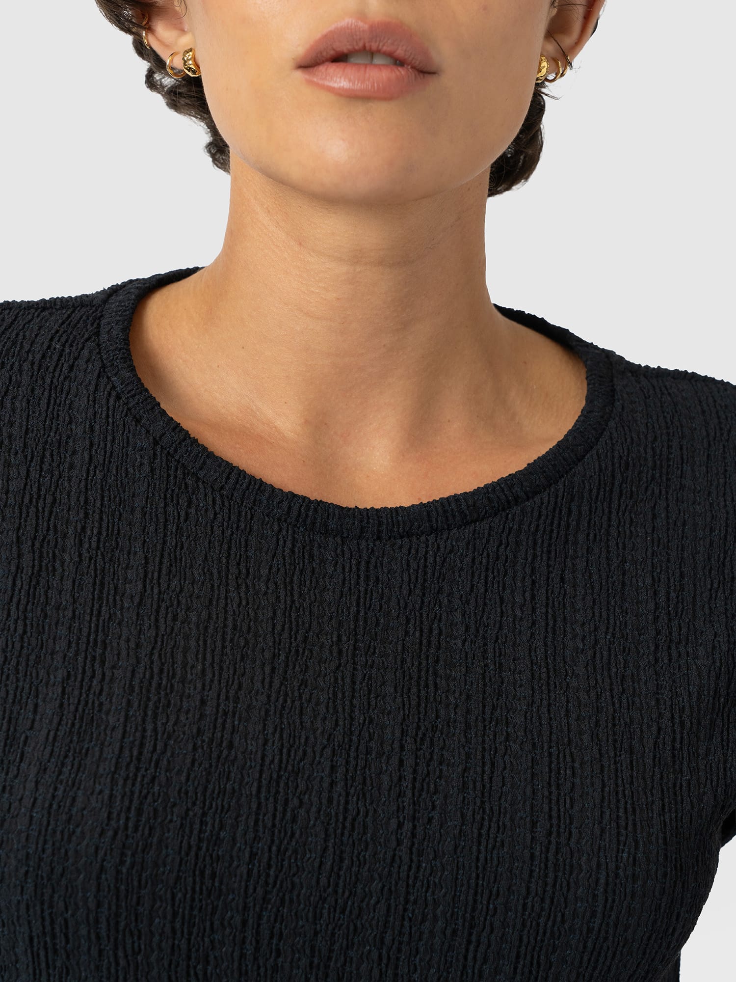Turn Up Tee - Black Textured - Women's T-shirts | Saint and Sofia® EU