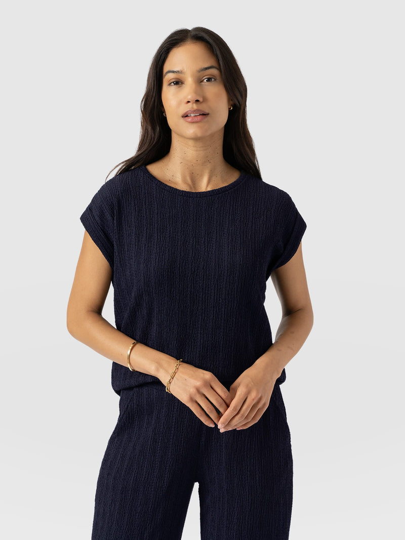 Turn Up Tee - Navy Textured - Women's T-shirts | Saint + Sofia® EU