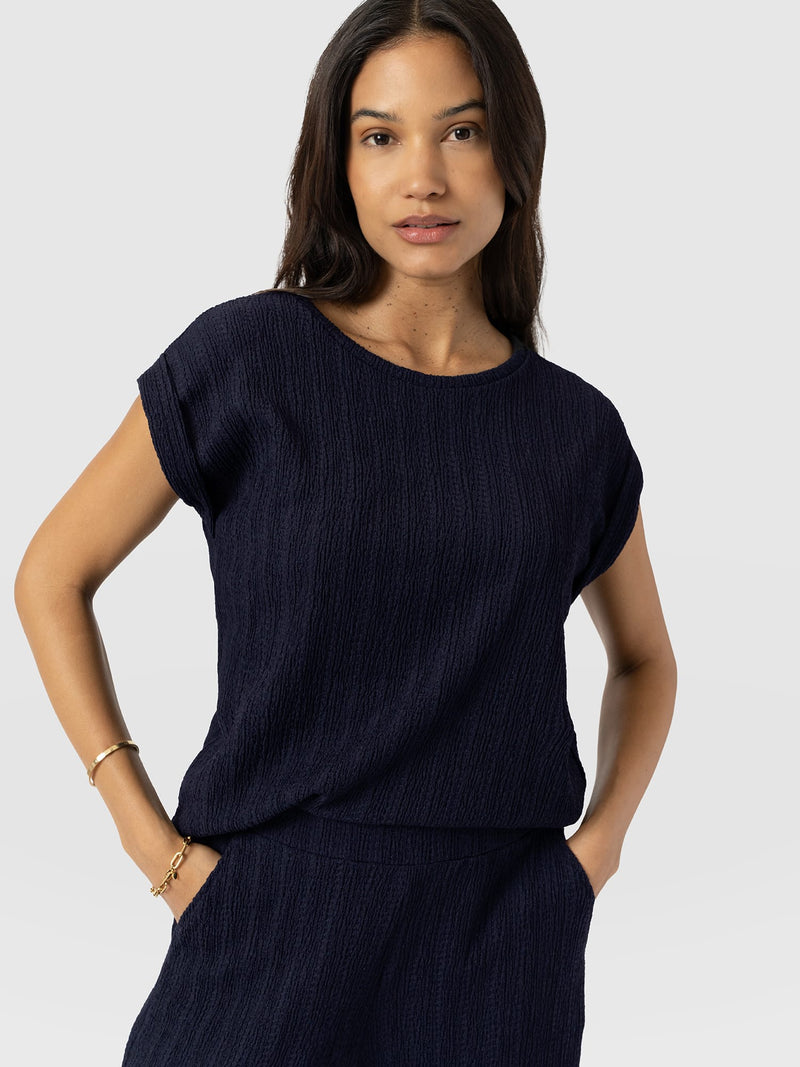 Turn Up Tee - Navy Textured - Women's T-shirts | Saint + Sofia® EU