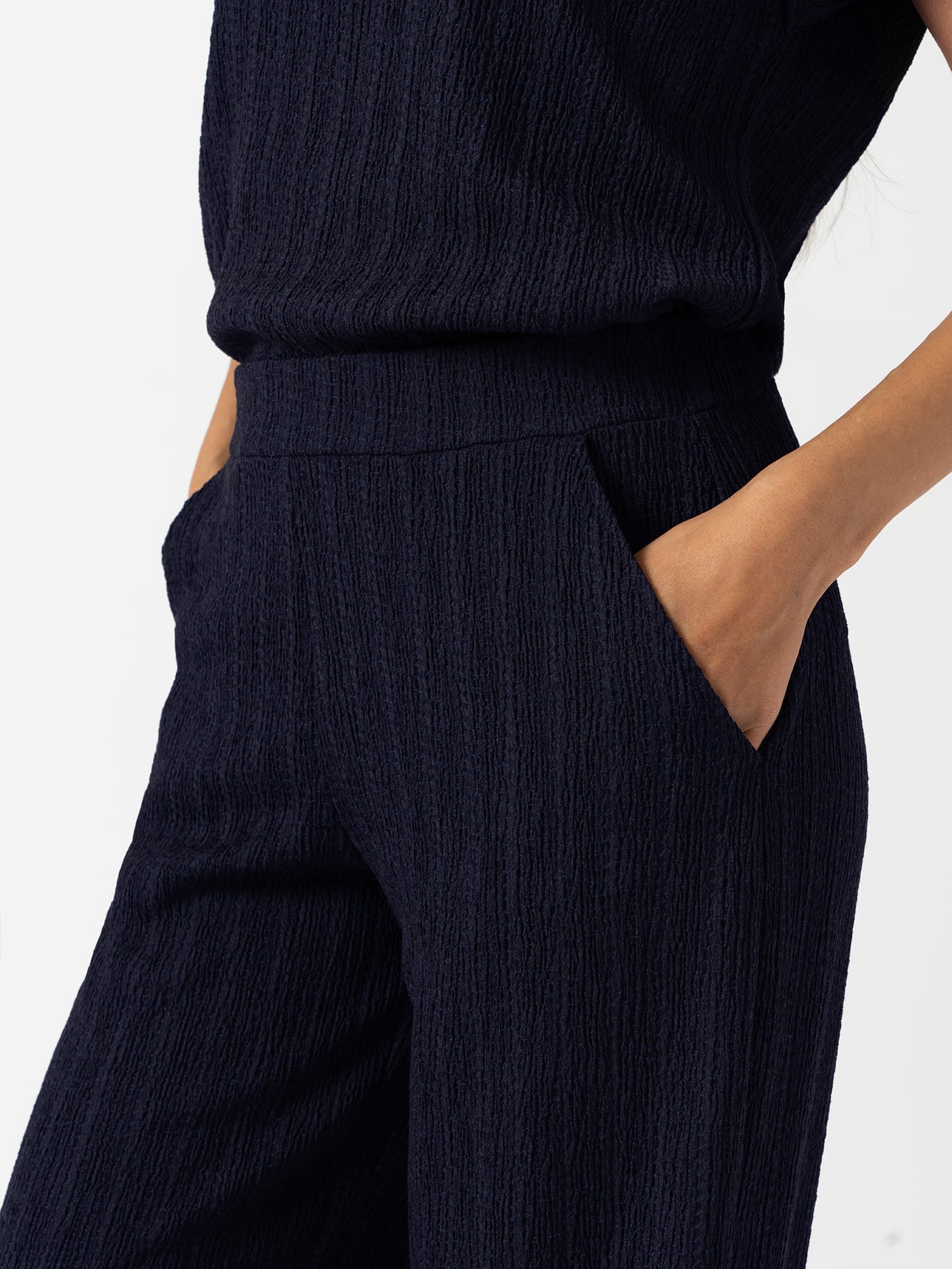 Victory Straight Leg Pant - Navy Textured - Women's Trousers | Saint and Sofia® EU