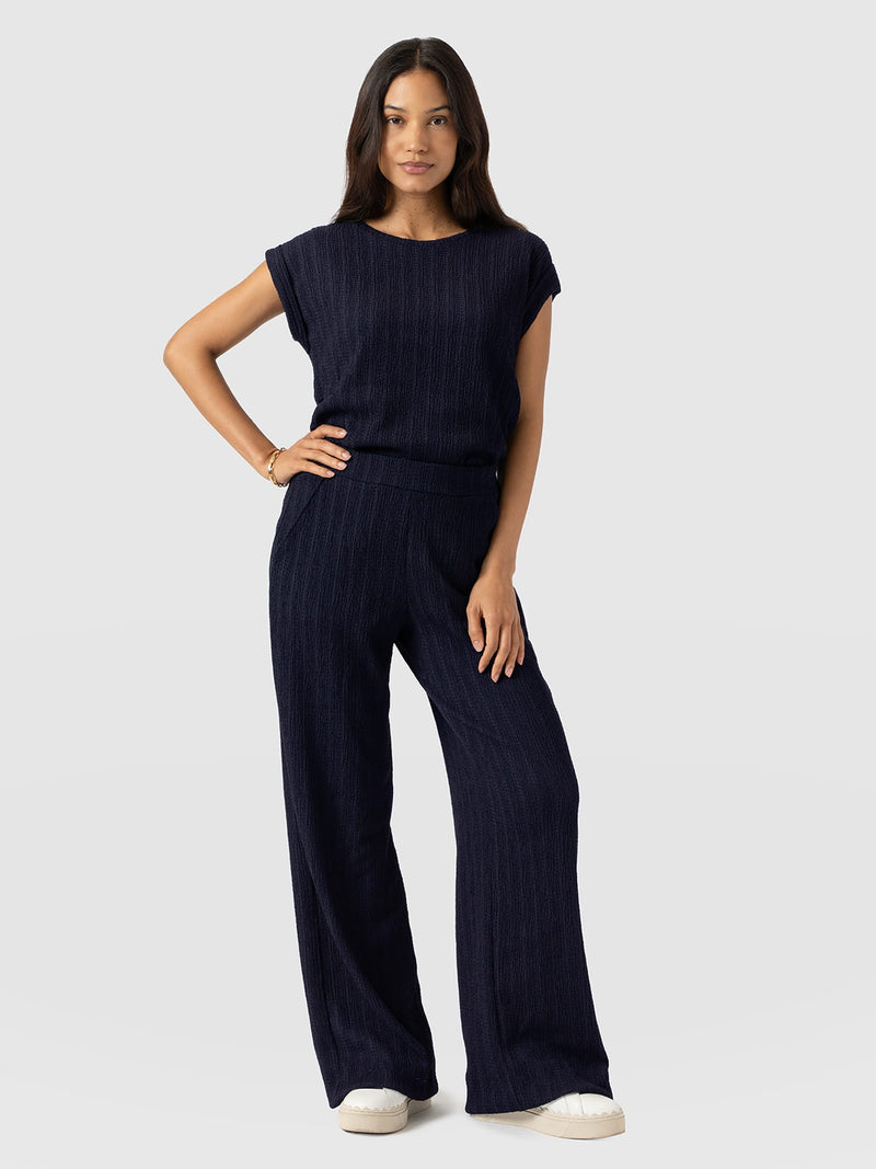 Victory Straight Leg Pant - Navy Textured - Women's Trousers | Saint + Sofia® EU