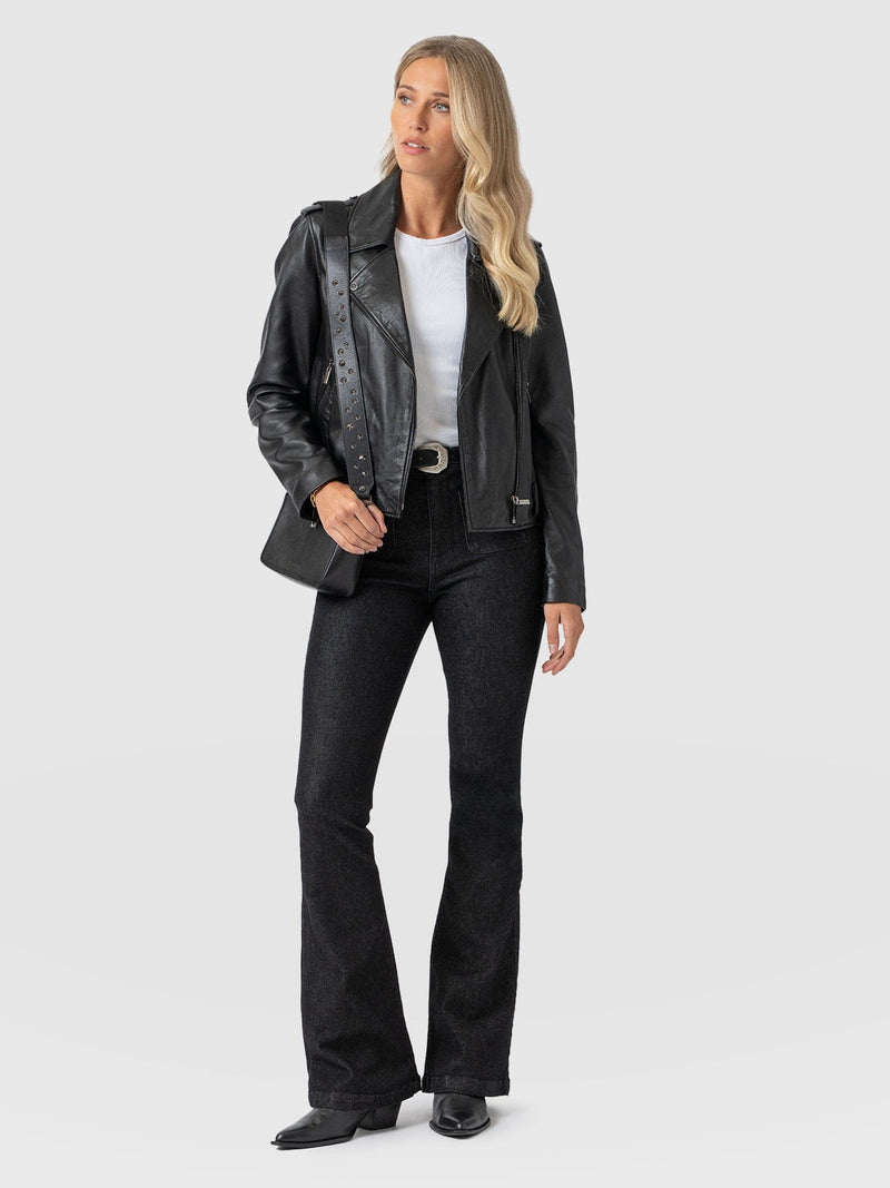 Wide Leg Flare Stretch Jeans Black Wash - Women's Jeans | Saint + Sofia® EU