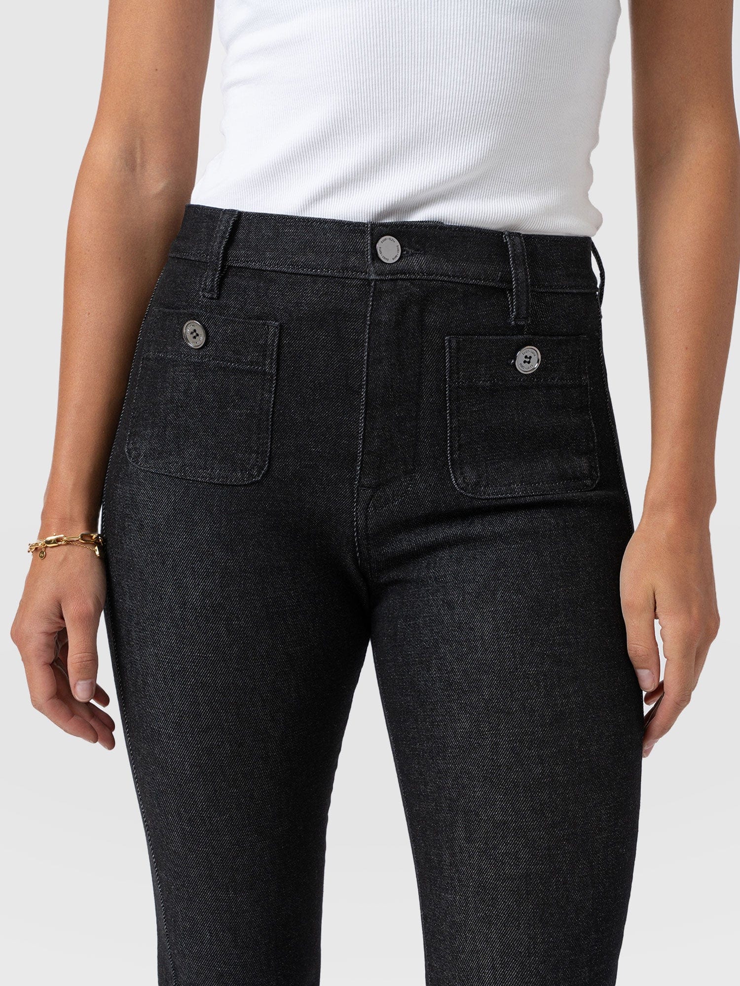 Wide Leg Flare Stretch Jeans Black Wash - Women's Jeans | Saint + Sofia® EU