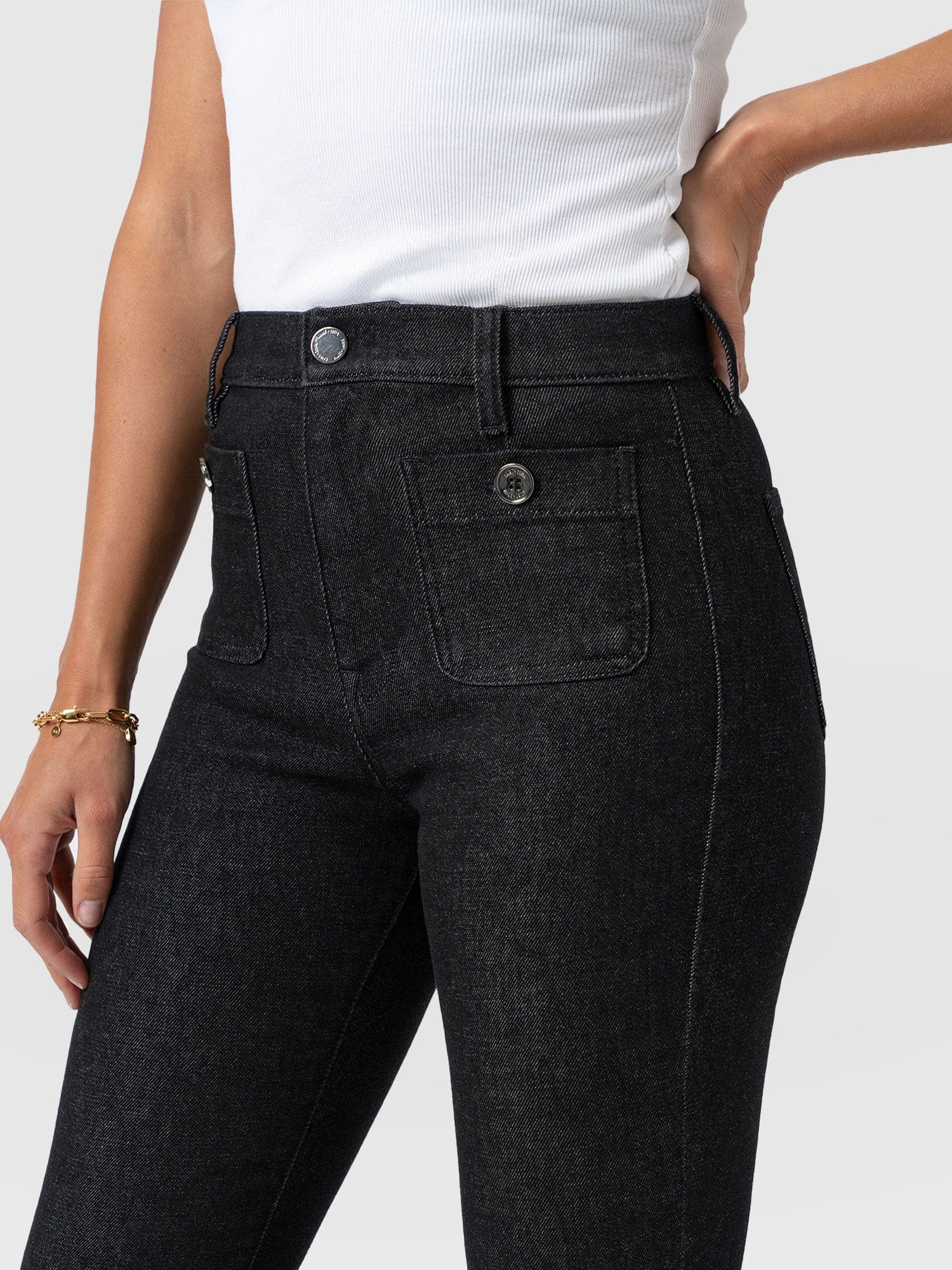 Wide Leg Flare Stretch Jeans Black Wash - Women's Jeans | Saint + Sofia® EU