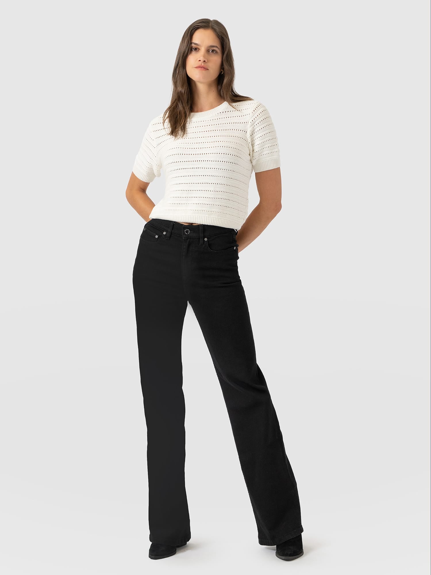 Wide Leg Jean - Black - Women's Denims | Saint and Sofia® EU