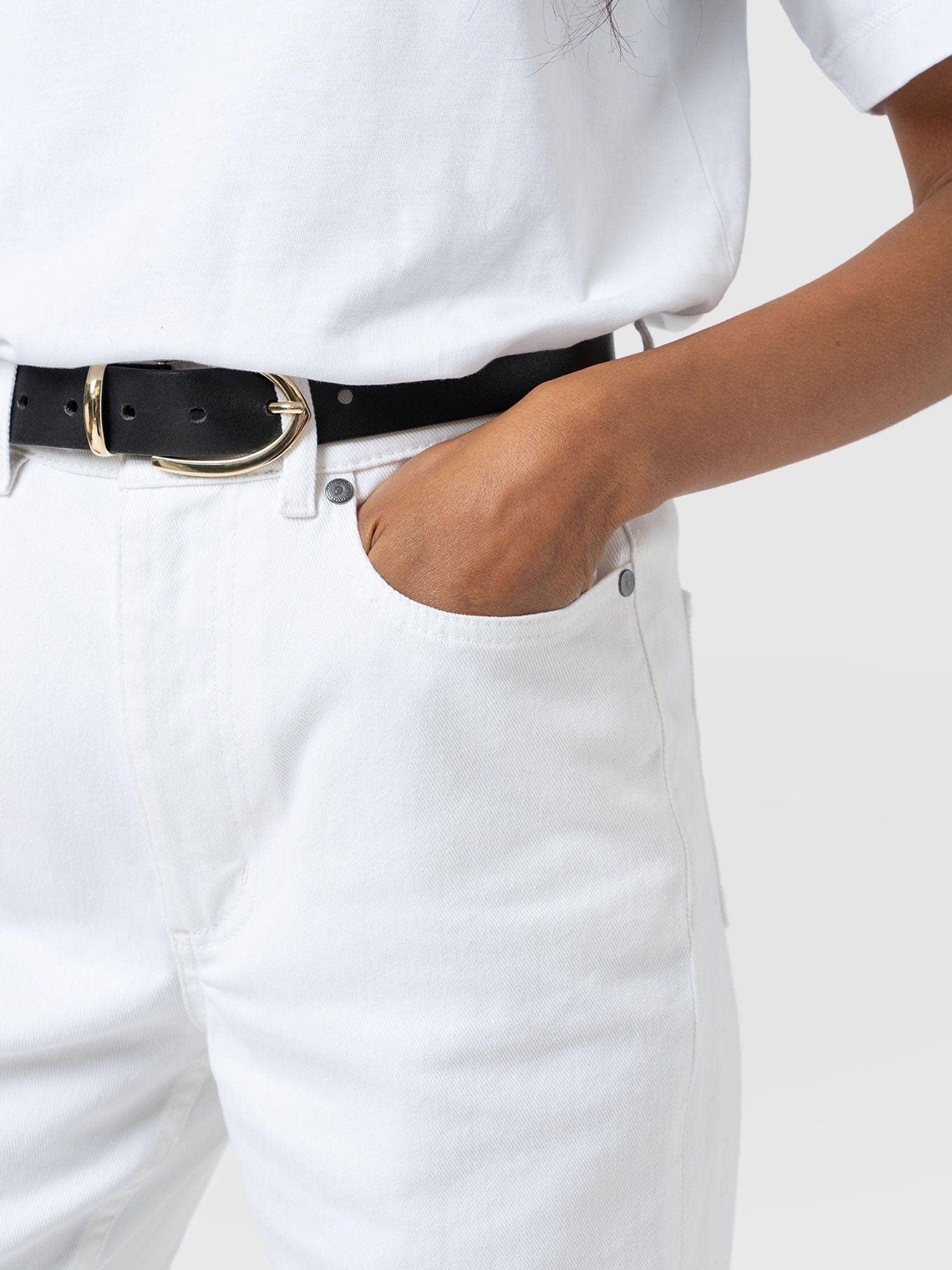 Adjustable Wide Leg Jean - White - Women's Denims | Saint + Sofia® EU