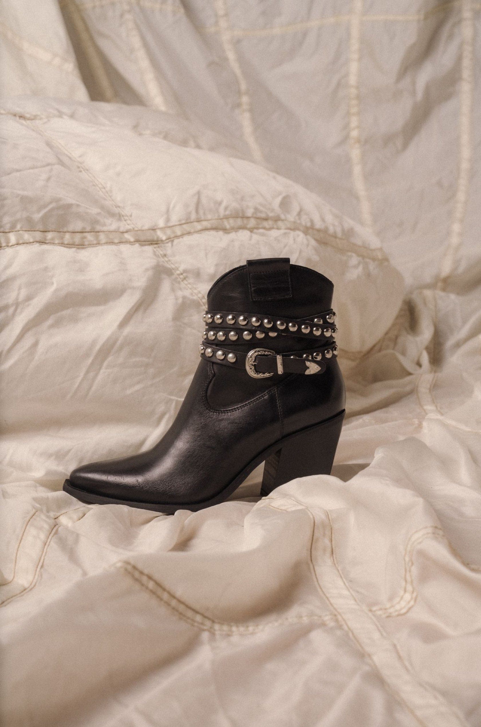 Saint & Sofia - Odyssey | A/W 22 Fashion Campaign | Saint + Sofia® EU