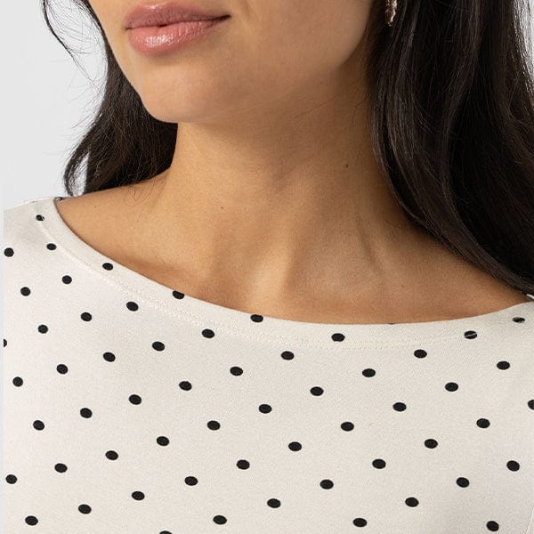 Elegant Boat Neckline