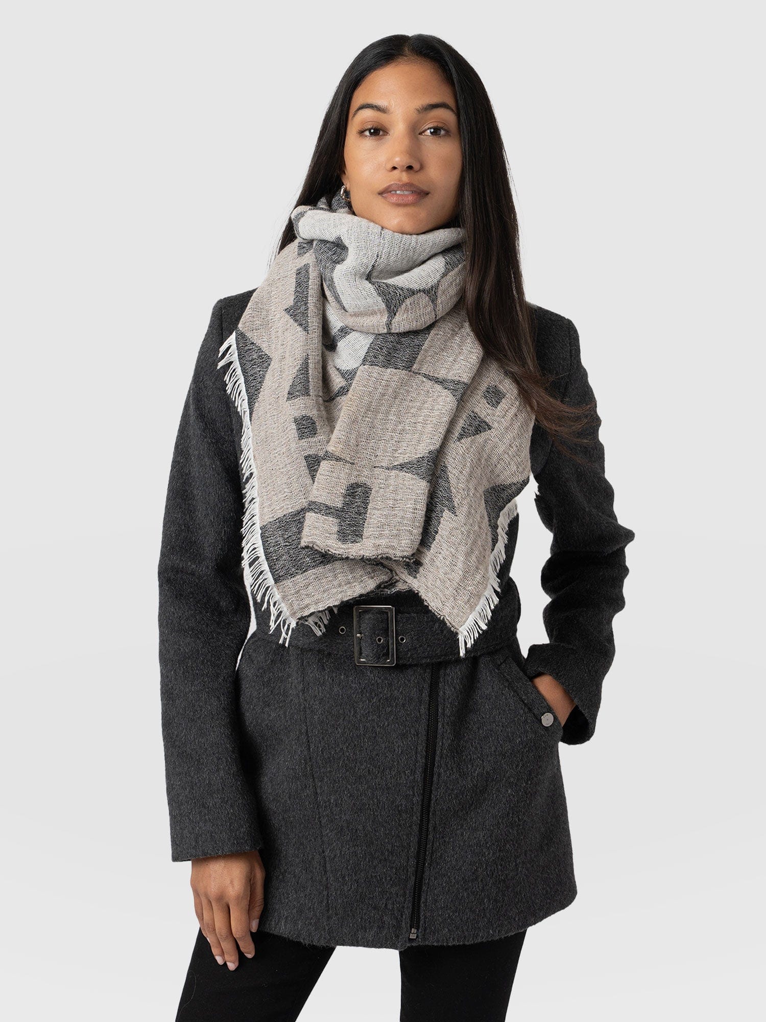 Abstract Rock Scarf Black/Cream - Women's Scarves | Saint + Sofia® EU