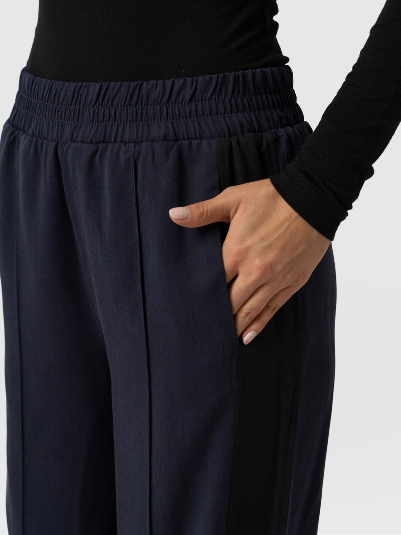 Adaline Wide Leg Pant Navy - Women's Trousers | Saint + Sofia® EU