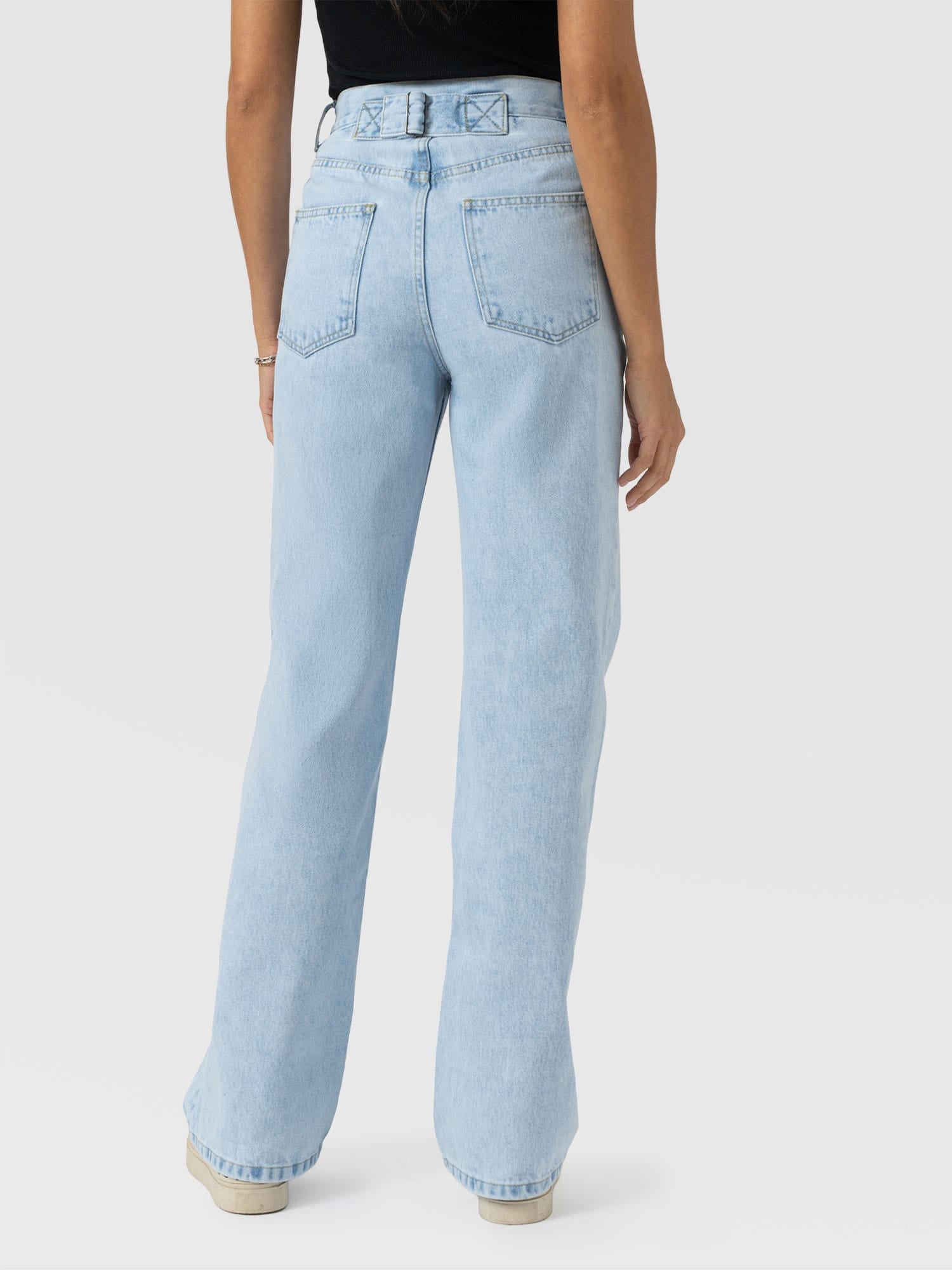 Adjustable Wide Leg Jeans Pale Blue - Women's Jeans | Saint + Sofia® EU