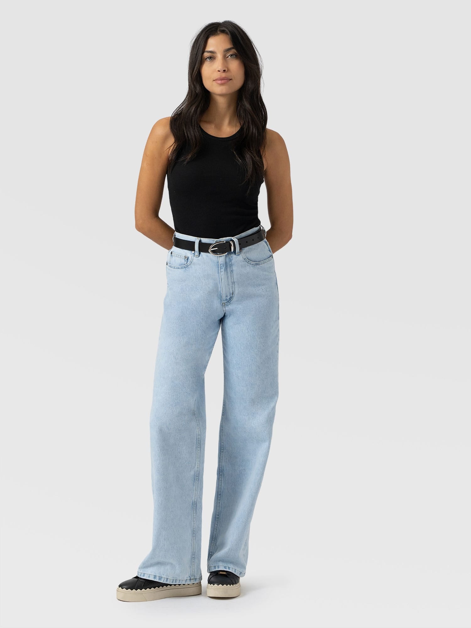 Adjustable Wide Leg Jeans Pale Blue - Women's Jeans | Saint + Sofia® EU