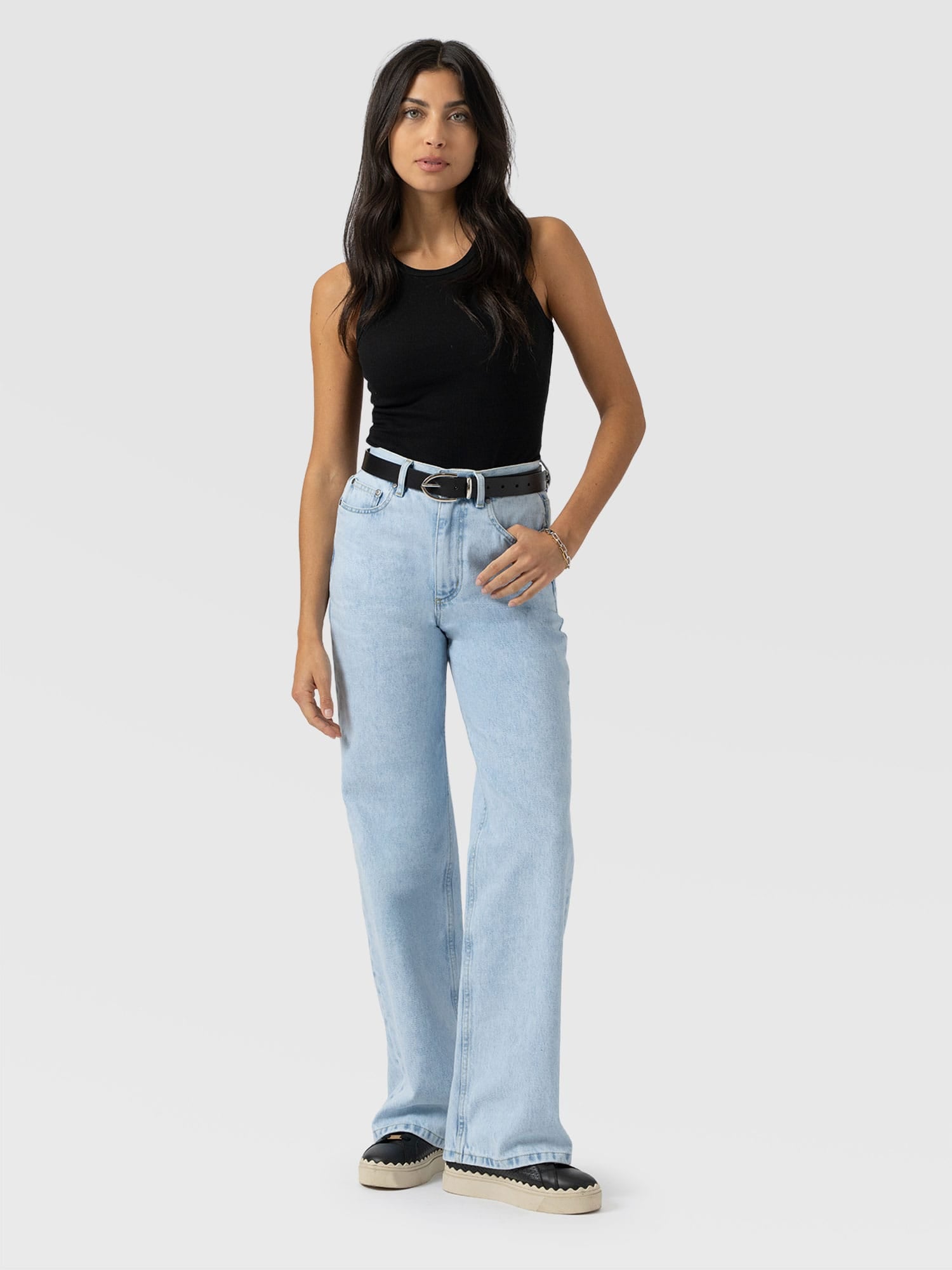 Adjustable Wide Leg Jeans Pale Blue - Women's Jeans | Saint + Sofia® EU