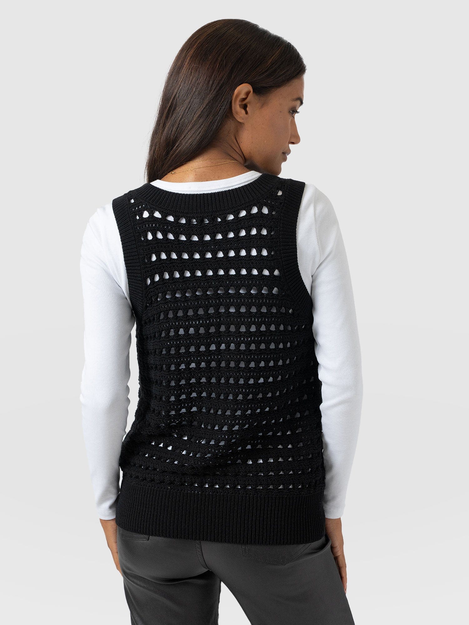 Adler Sleeveless Knit Black - Women's Vests | Saint + Sofia® EU
