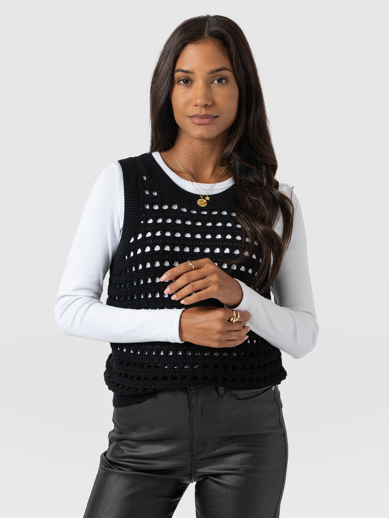 Adler Sleeveless Knit Black - Women's Vests | Saint + Sofia® EU