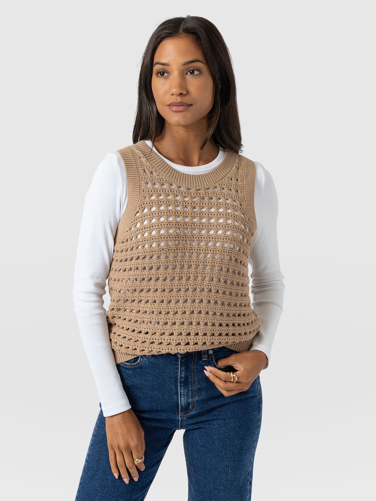 Adler Sleeveless Knit Camel - Women's Vests | Saint + Sofia® EU