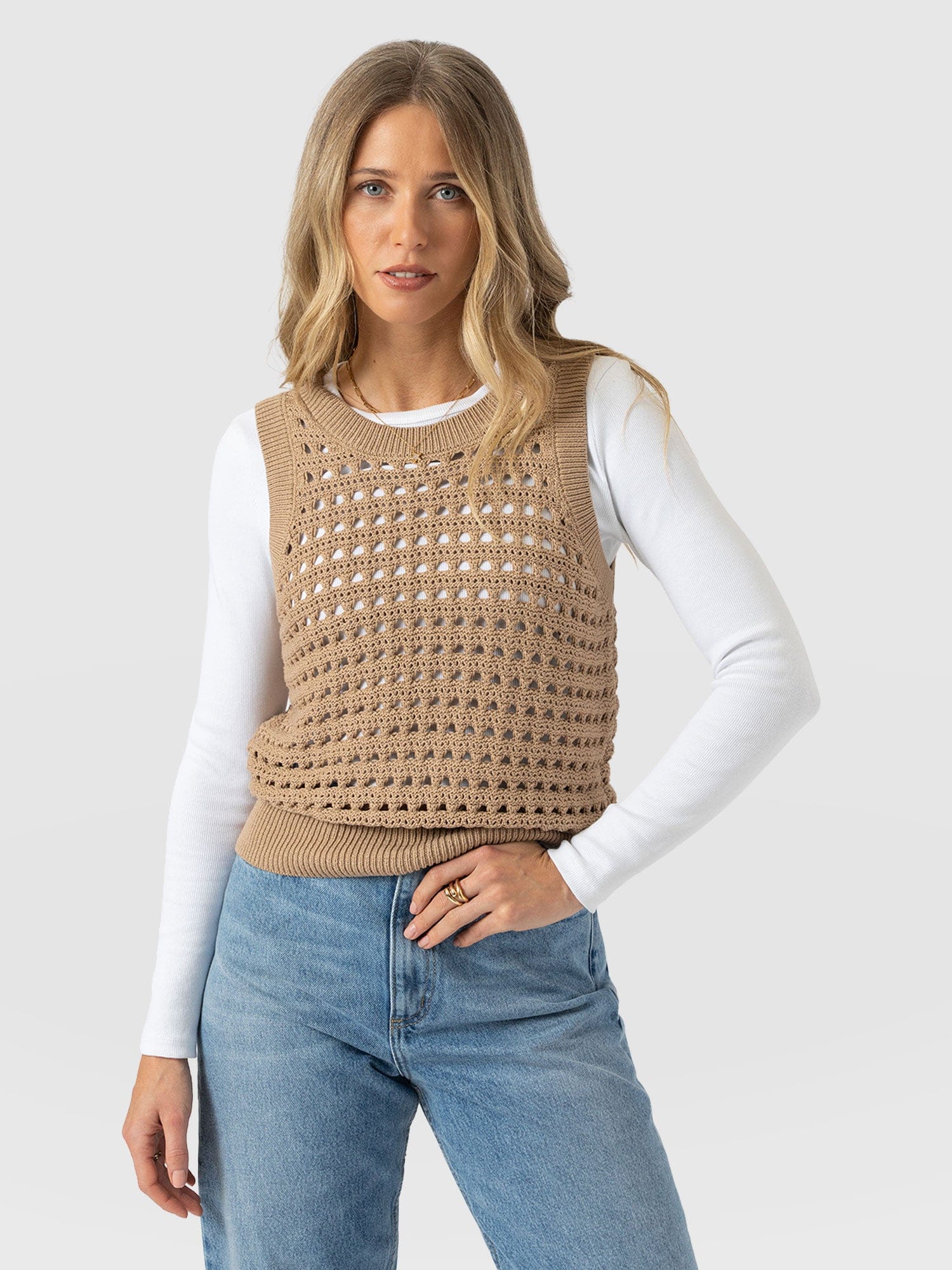 Adler Sleeveless Knit Camel - Women's Vests | Saint + Sofia® EU