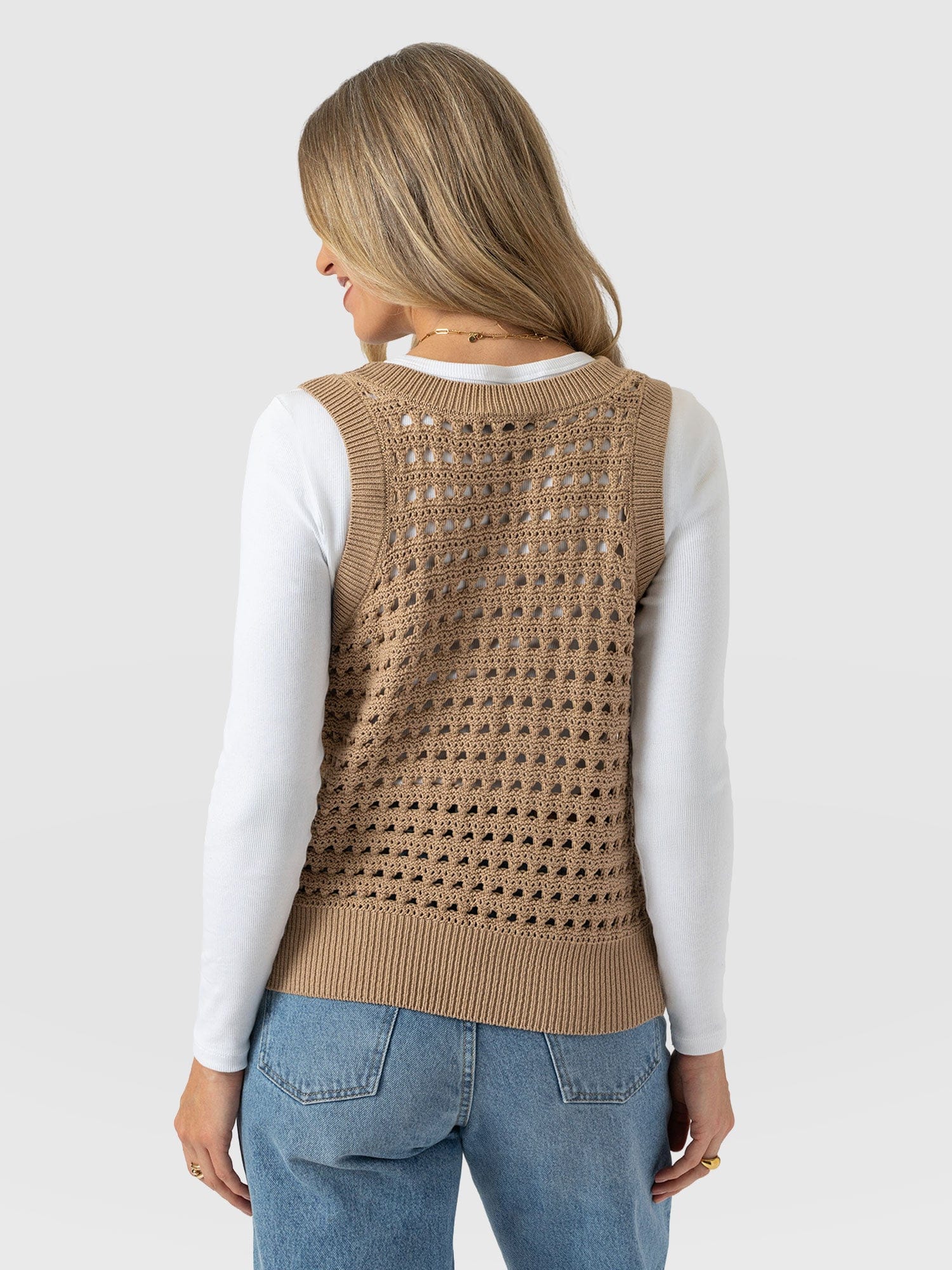 Adler Sleeveless Knit Camel - Women's Vests | Saint + Sofia® EU
