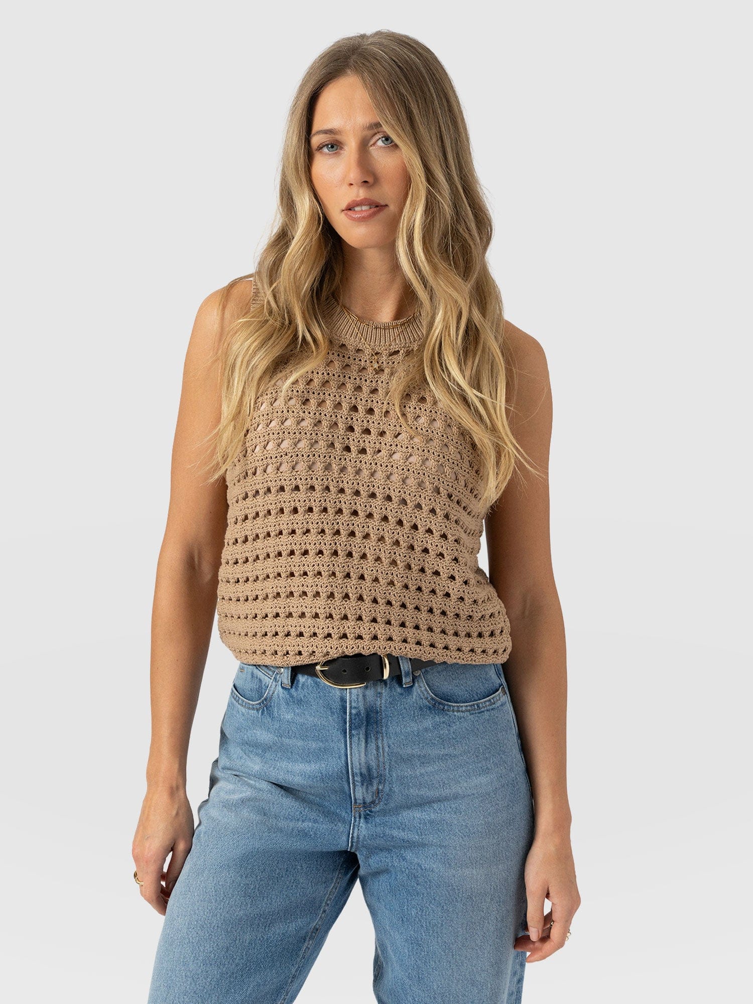 Adler Sleeveless Knit Camel - Women's Vests | Saint + Sofia® EU