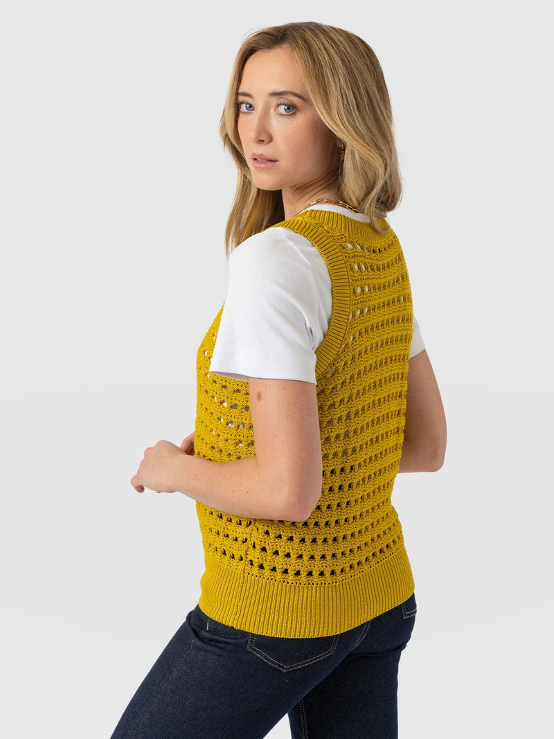 Adler Sleeveless Knit Mustard - Women's Vests | Saint + Sofia® EU