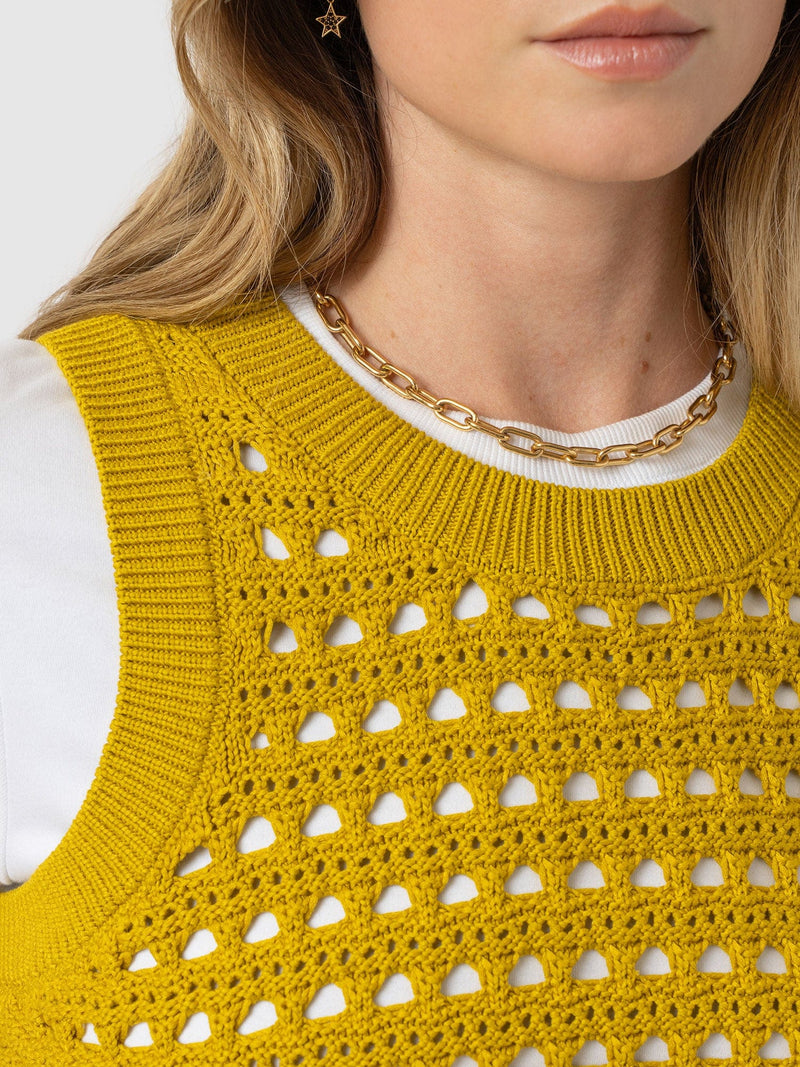 Adler Sleeveless Knit Mustard - Women's Vests | Saint + Sofia® EU